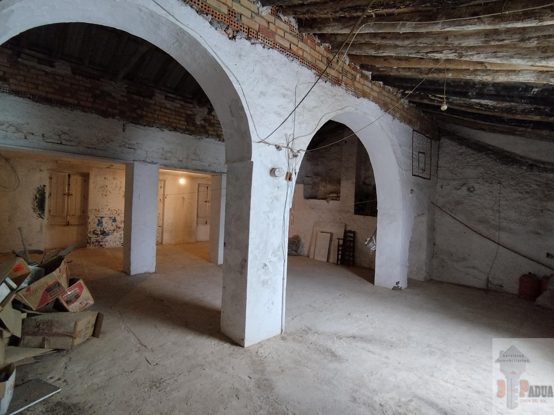 For sale of house in Campillos