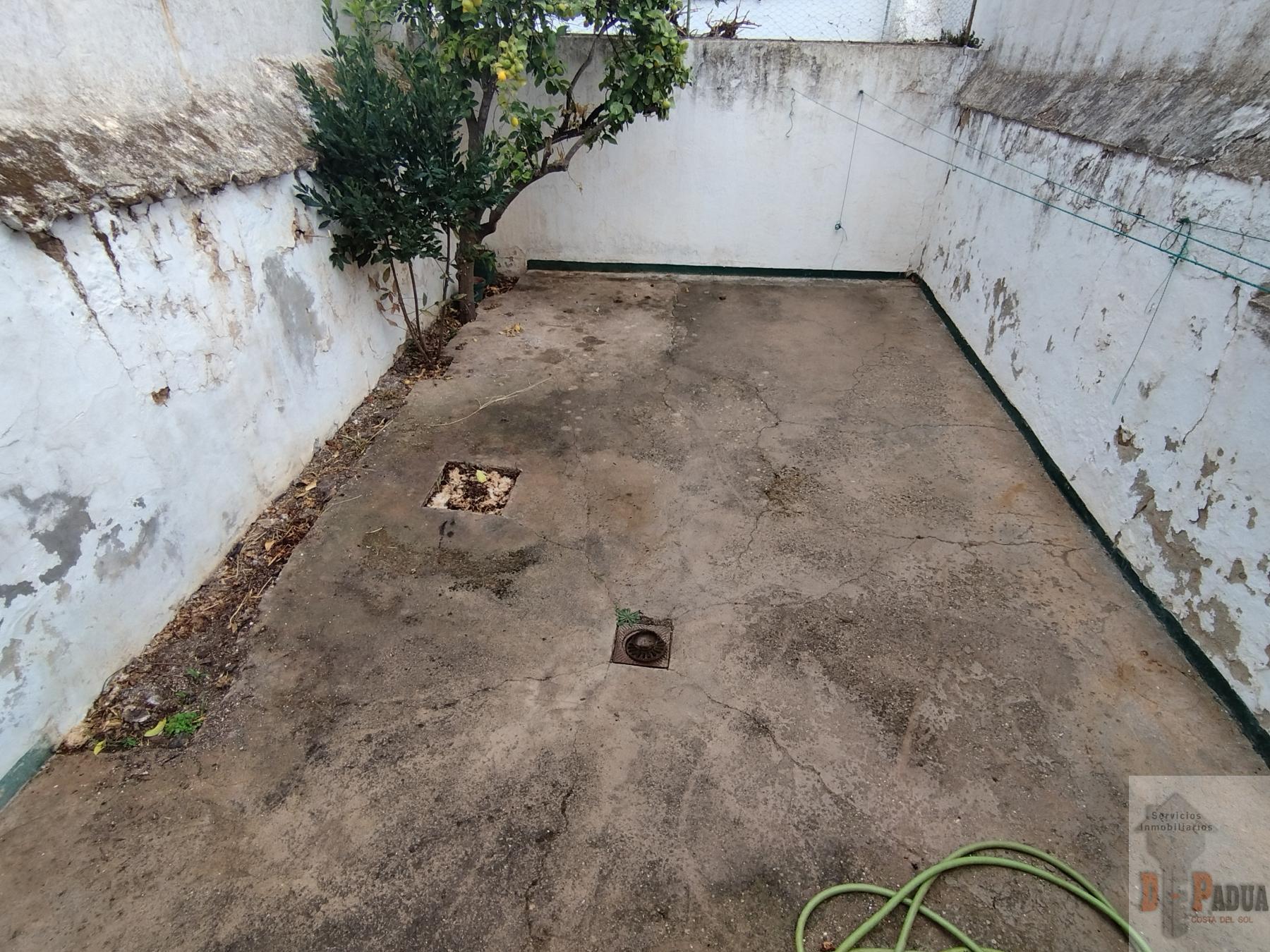 For sale of house in Campillos