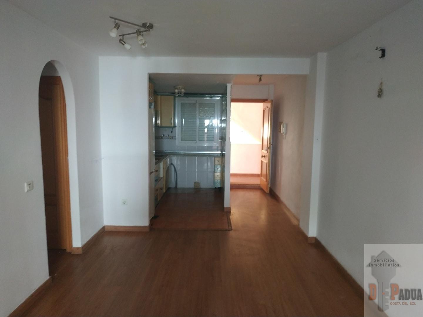 For sale of flat in Rincón de la Victoria
