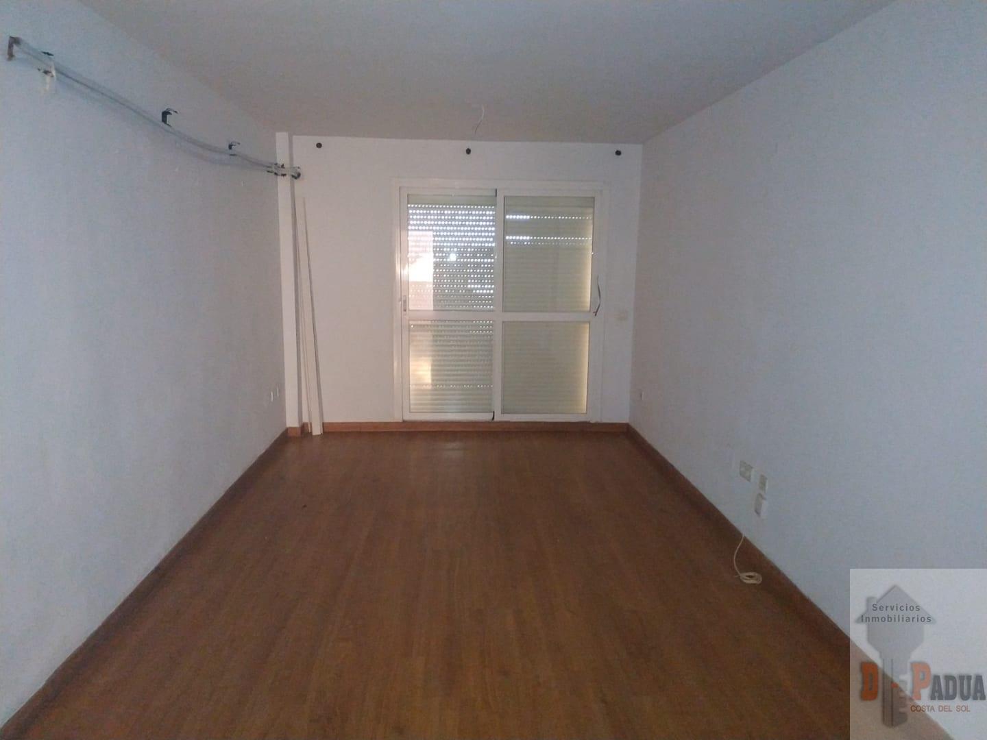 For sale of flat in Rincón de la Victoria