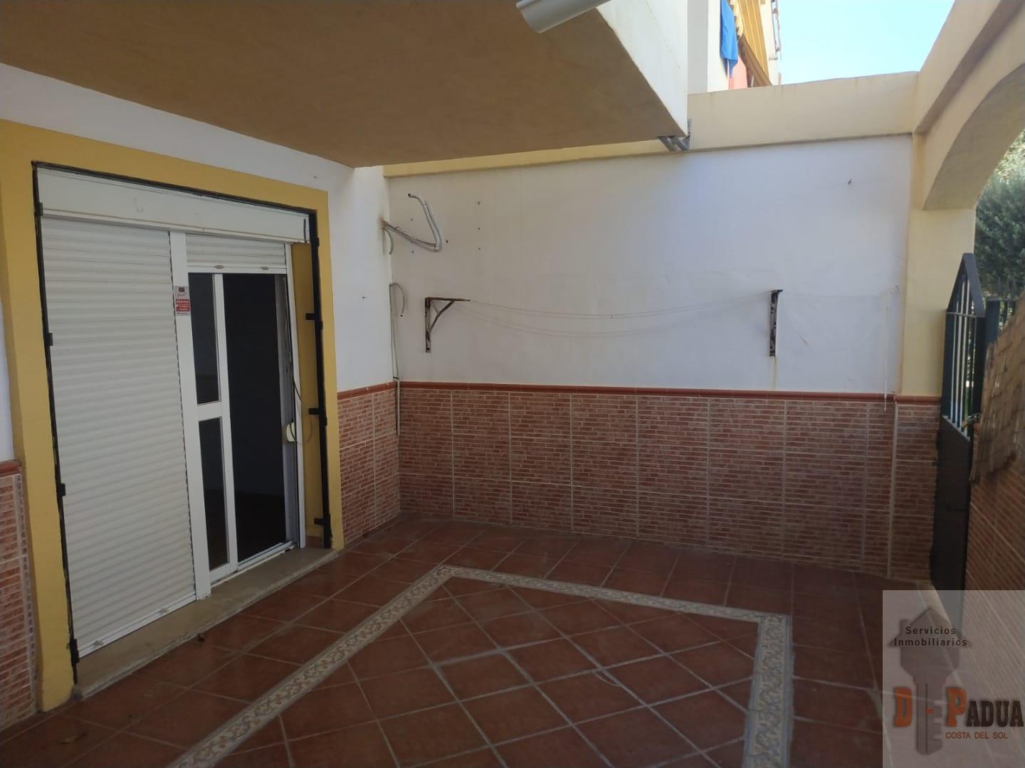 For sale of flat in Rincón de la Victoria