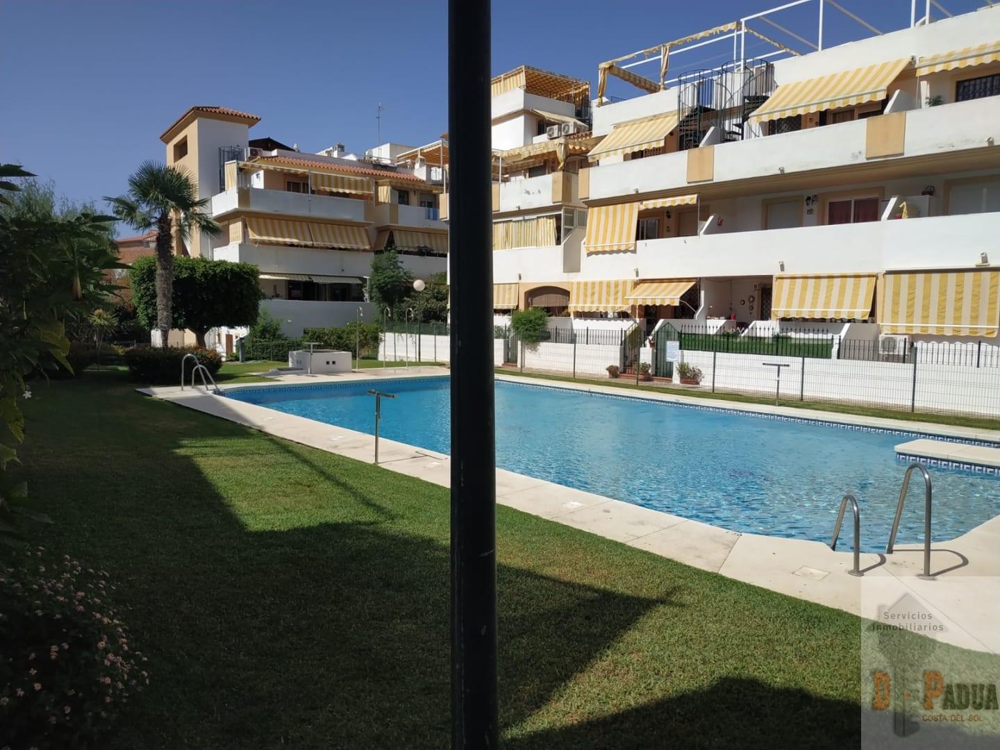 For sale of flat in Rincón de la Victoria