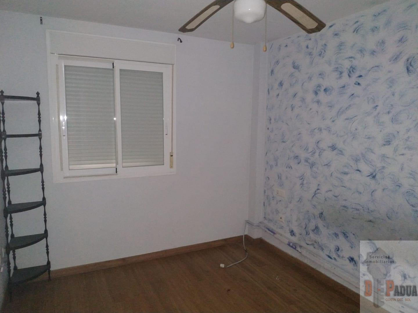 For sale of flat in Rincón de la Victoria