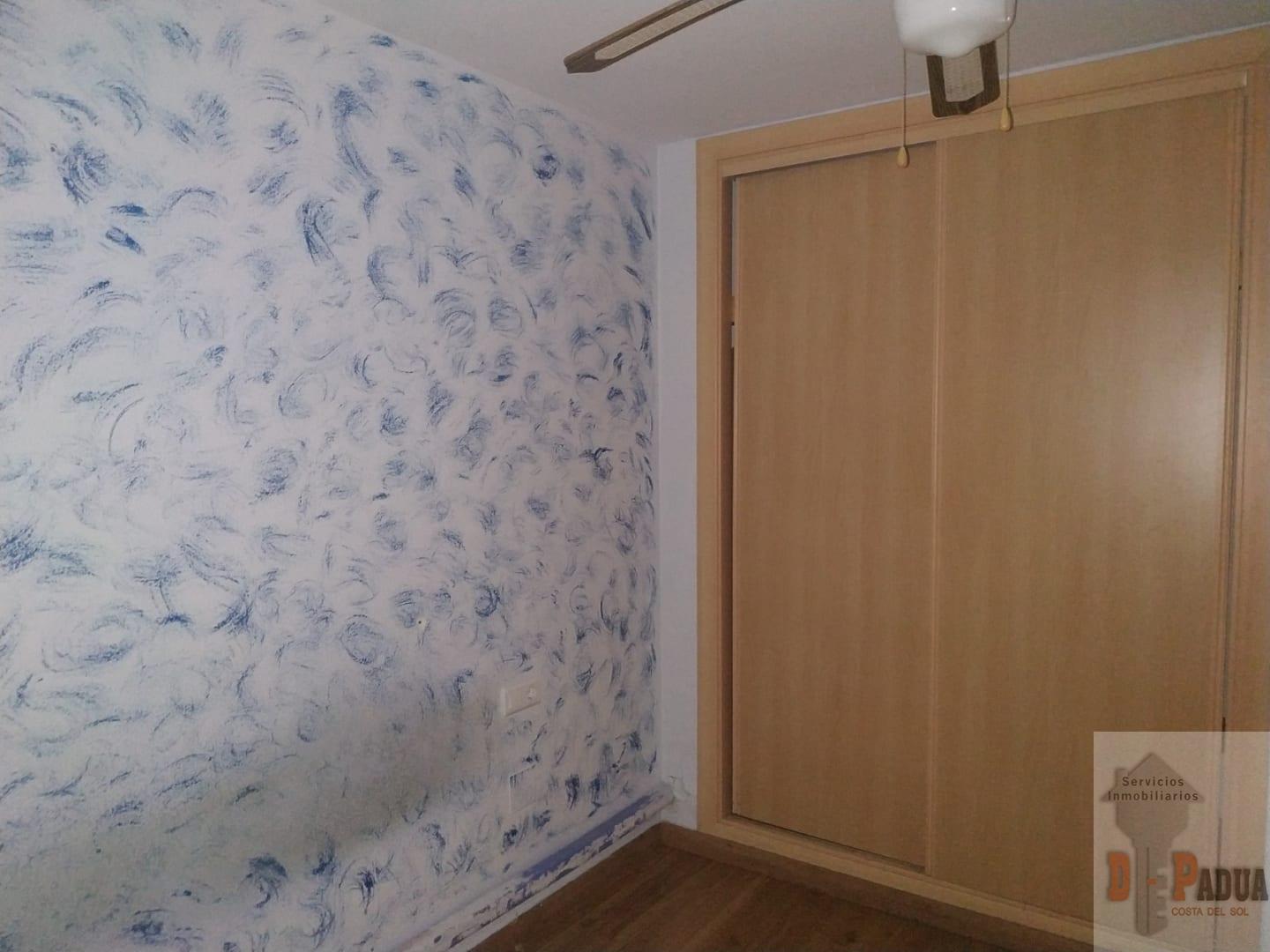 For sale of flat in Rincón de la Victoria