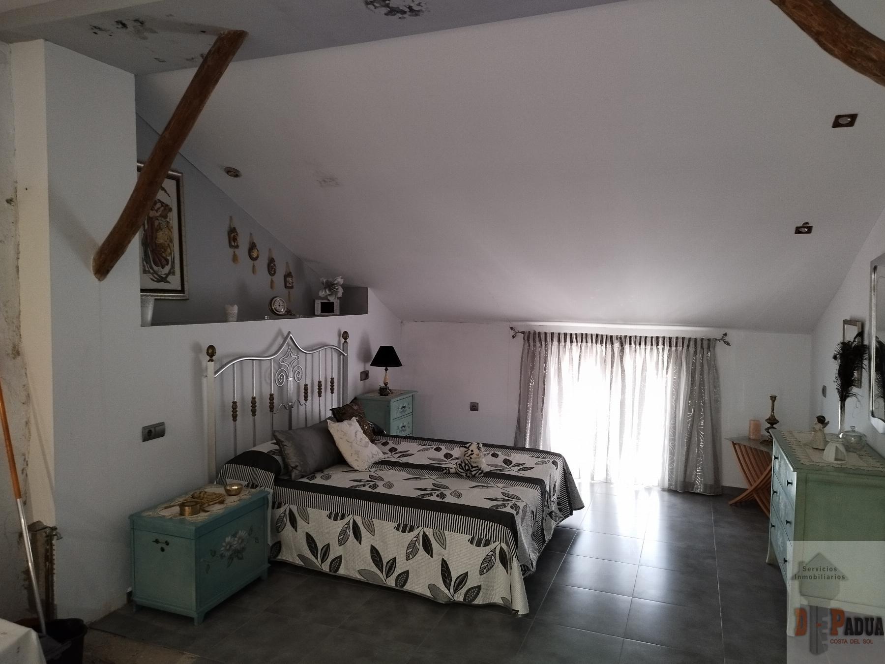 For sale of house in Almargen