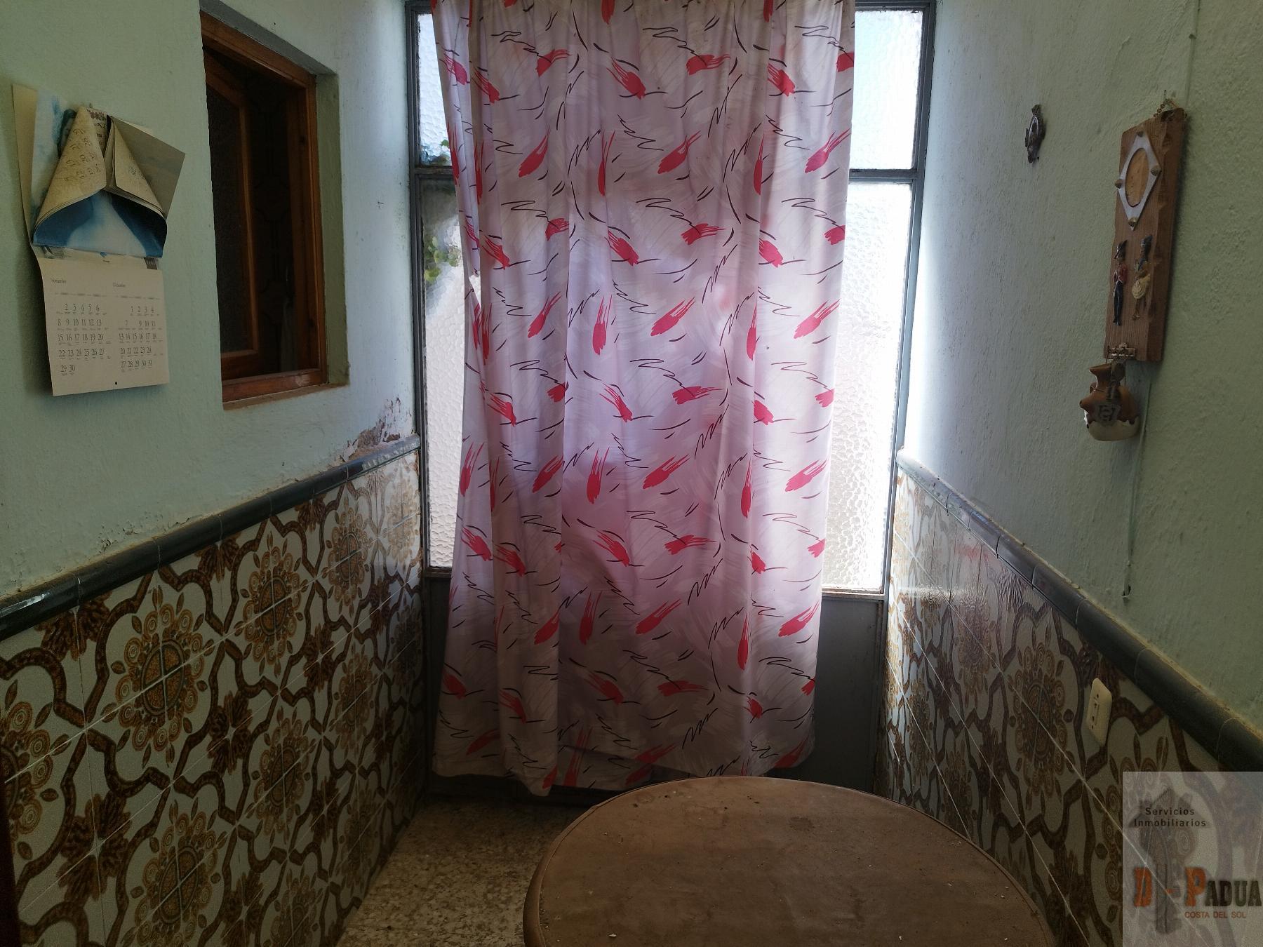 For sale of house in Campillos