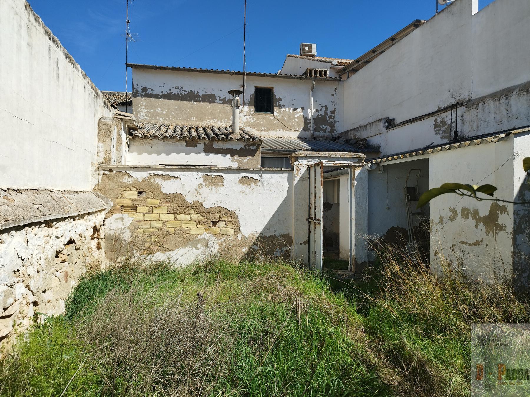 For sale of house in Campillos