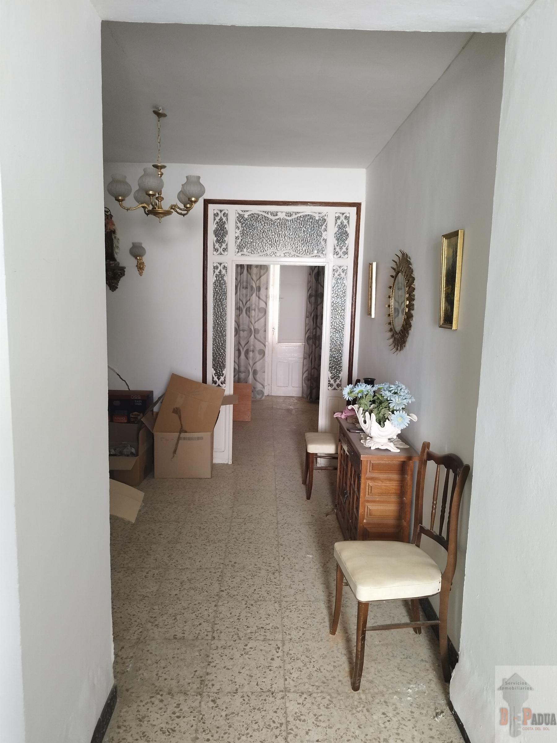 For sale of house in Campillos