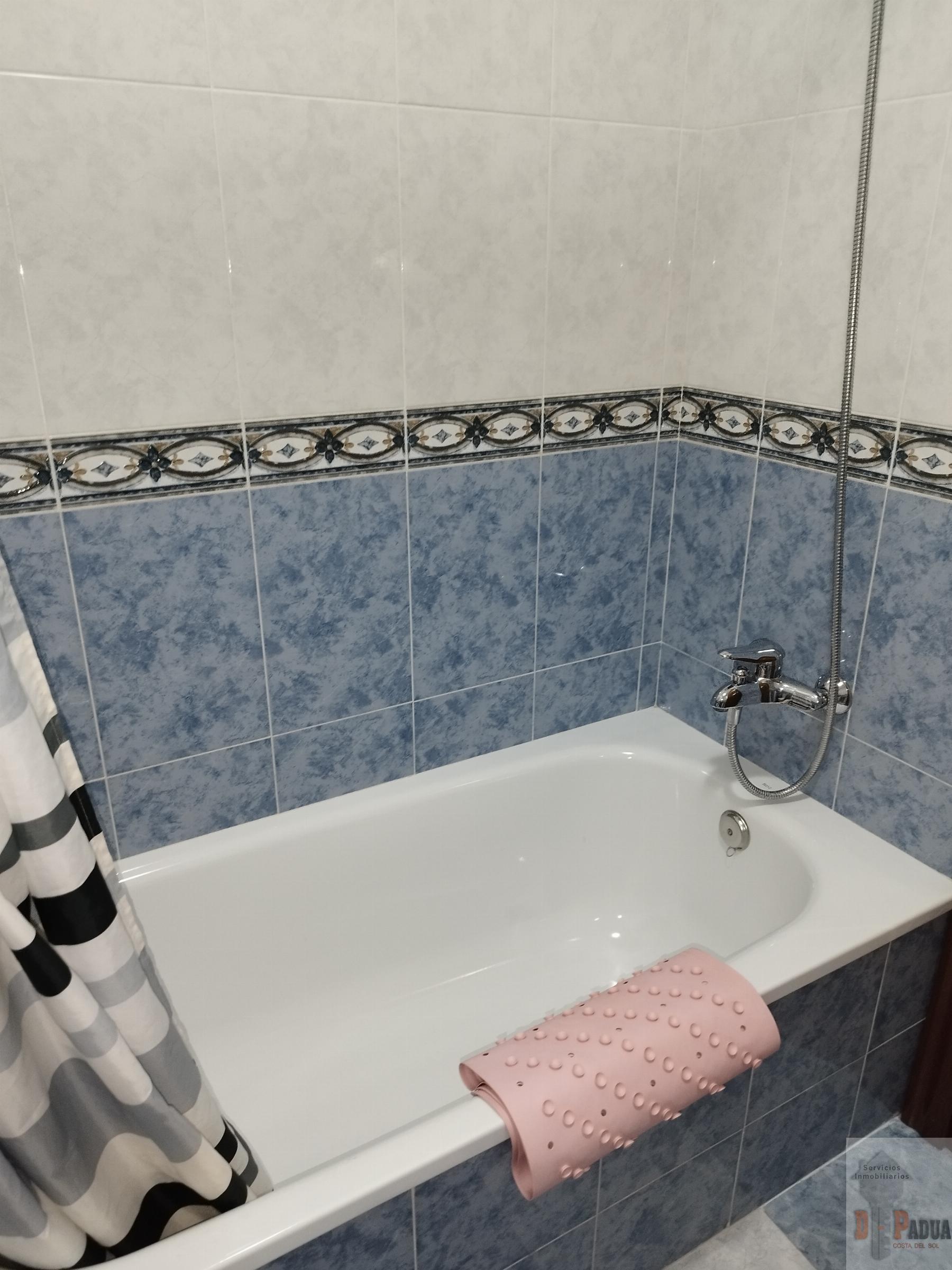For sale of flat in Campillos