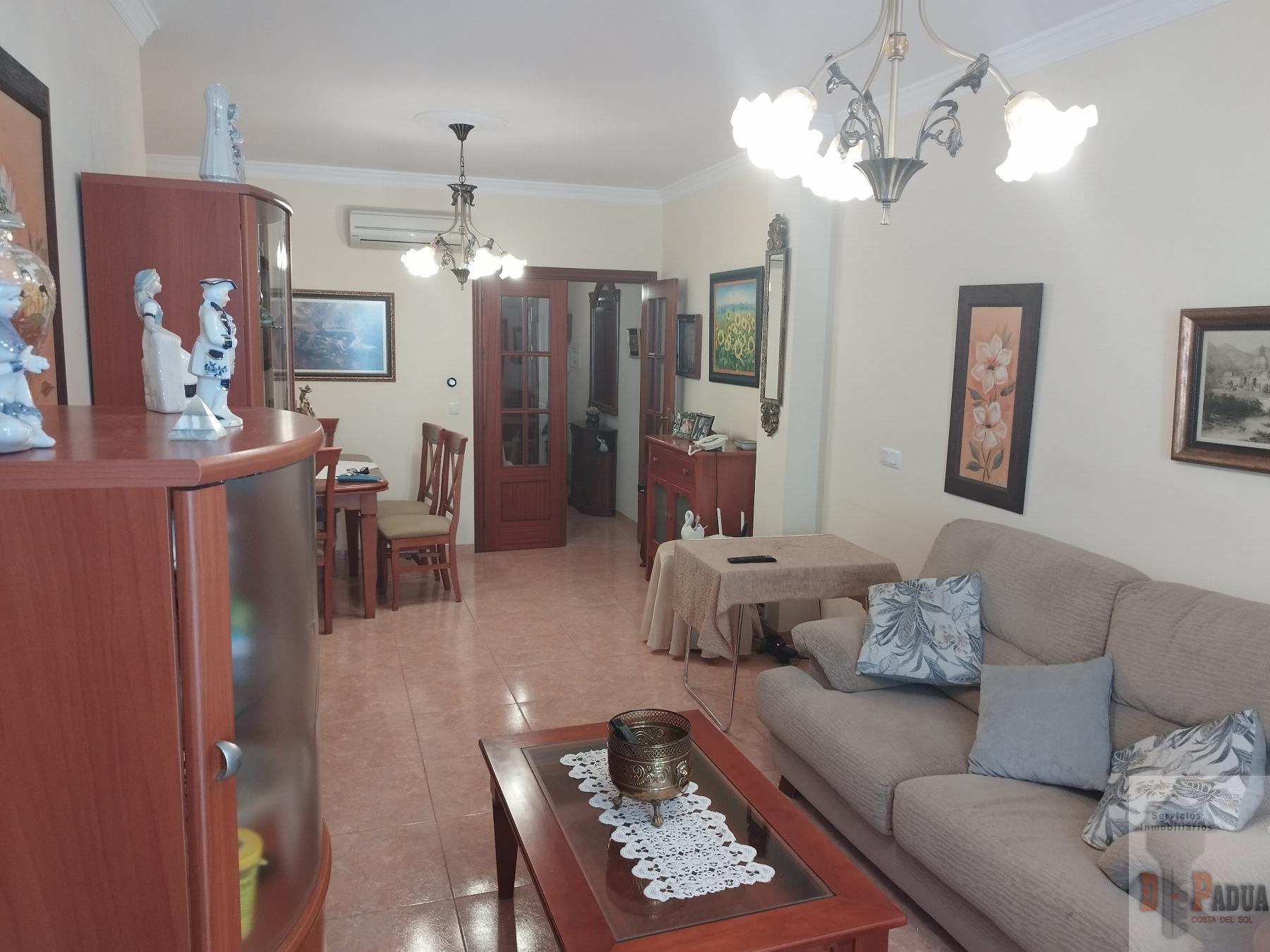 For sale of flat in Campillos