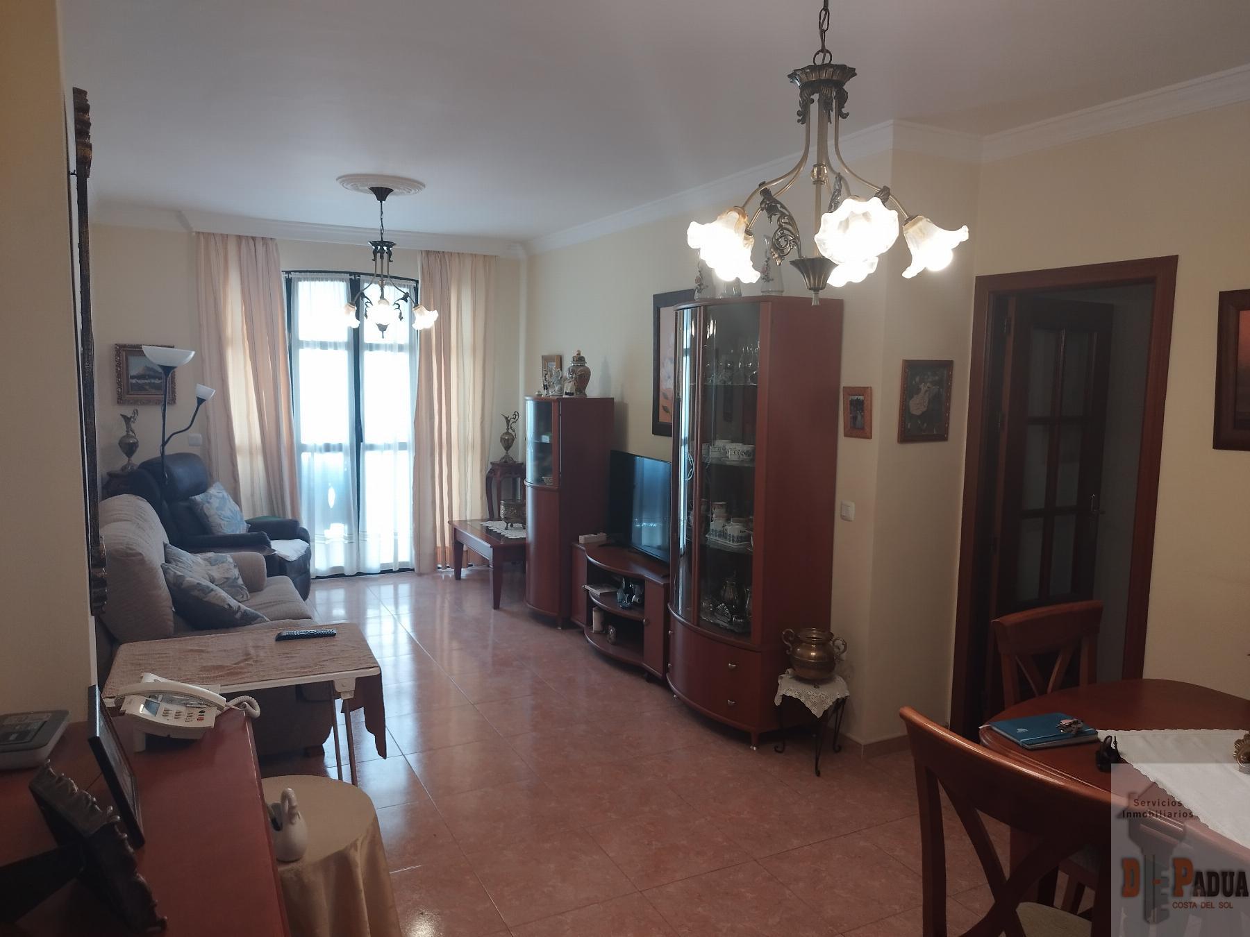 For sale of flat in Campillos