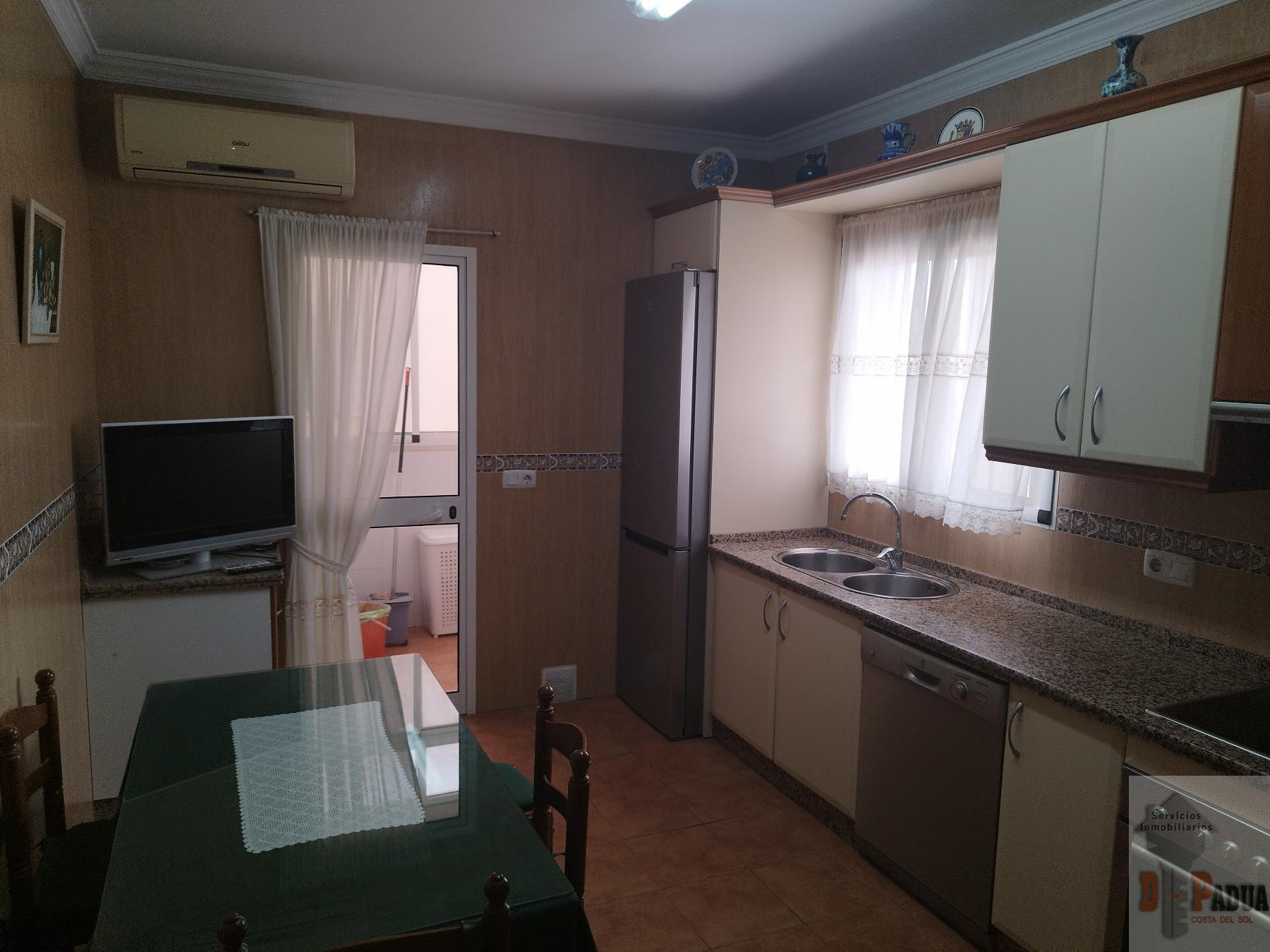 For sale of flat in Campillos