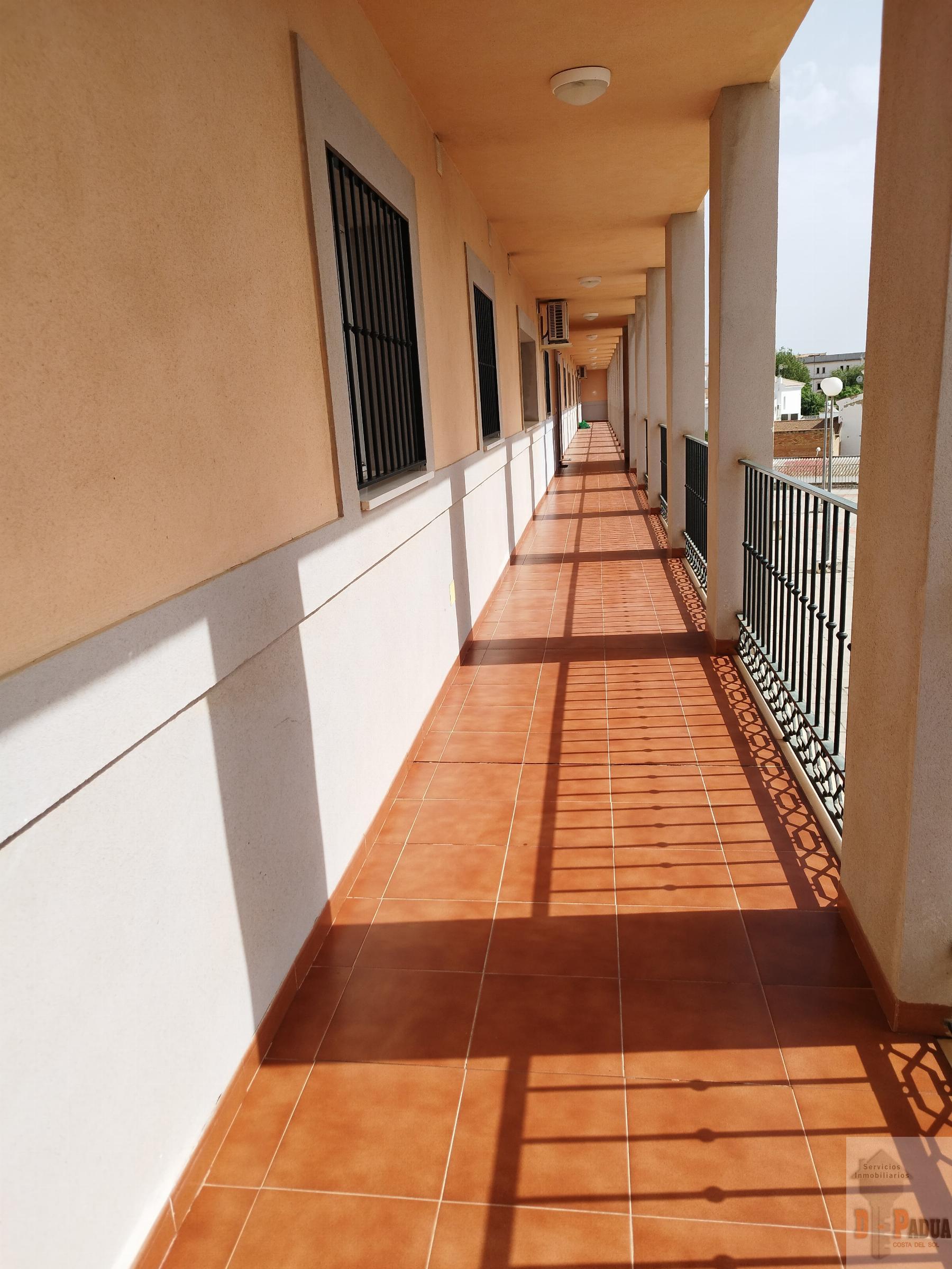 For sale of flat in Campillos