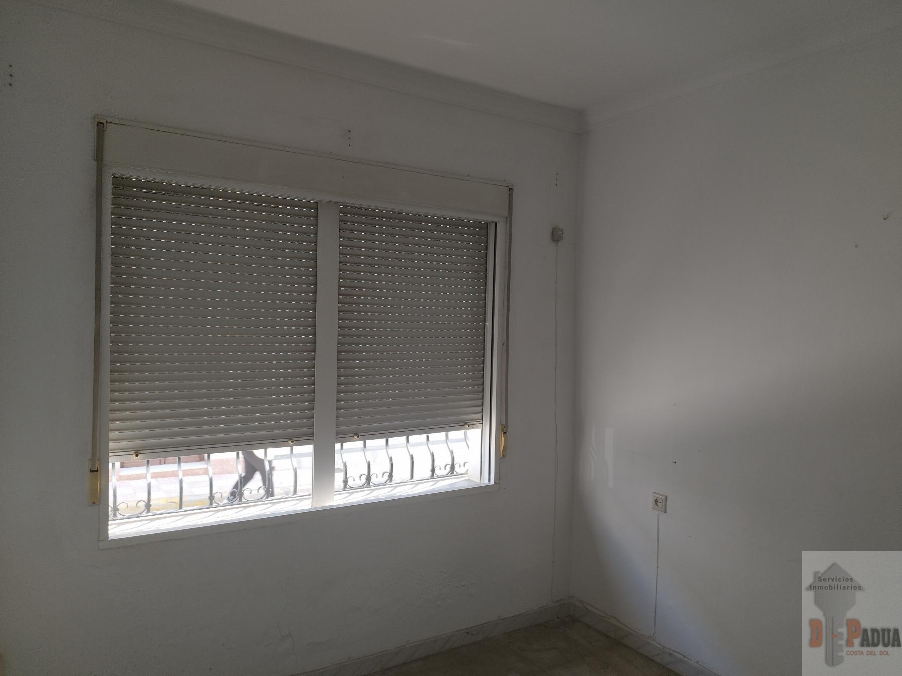 For sale of house in Campillos