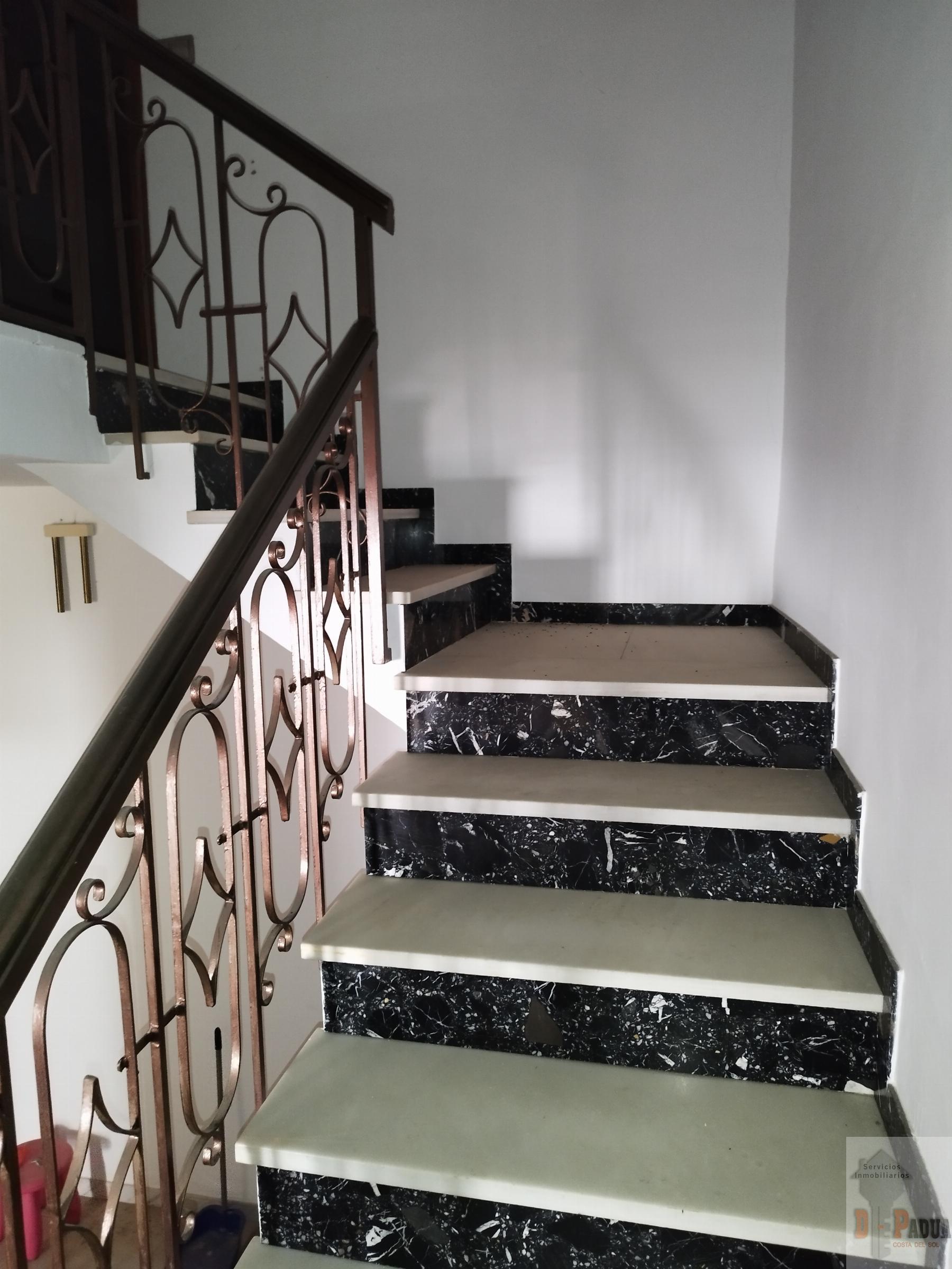 For sale of house in Campillos