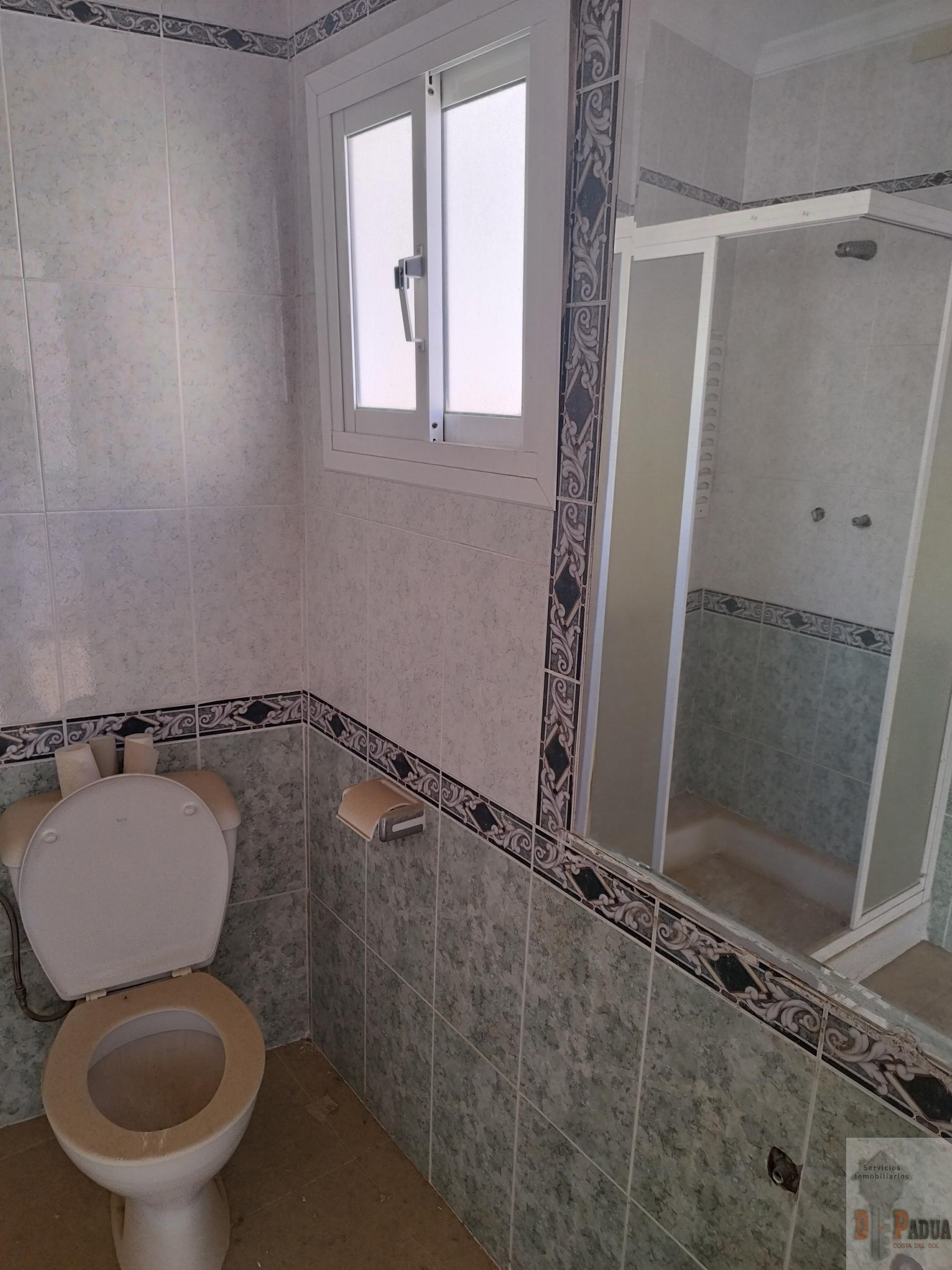 For sale of house in Campillos