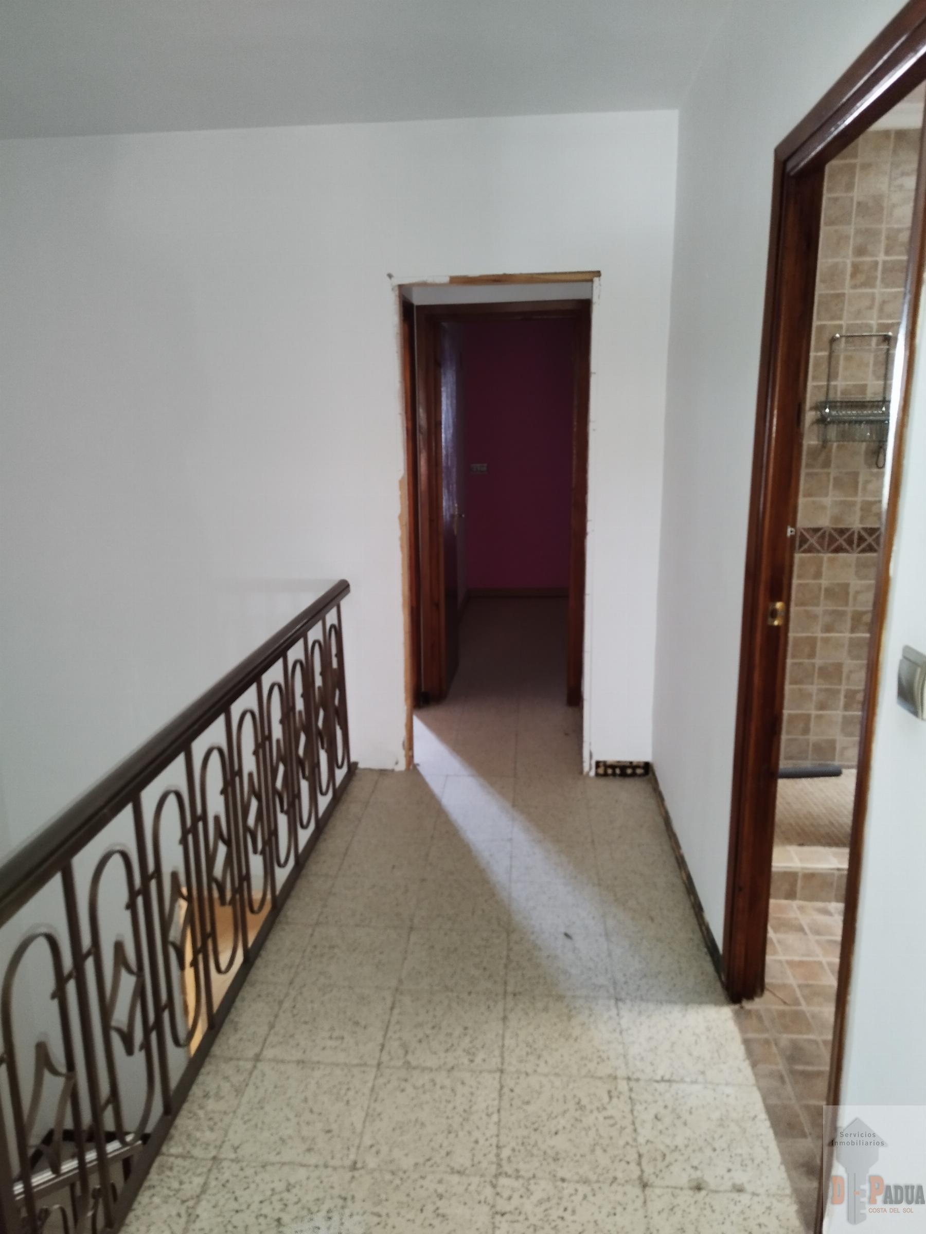 For sale of house in Campillos