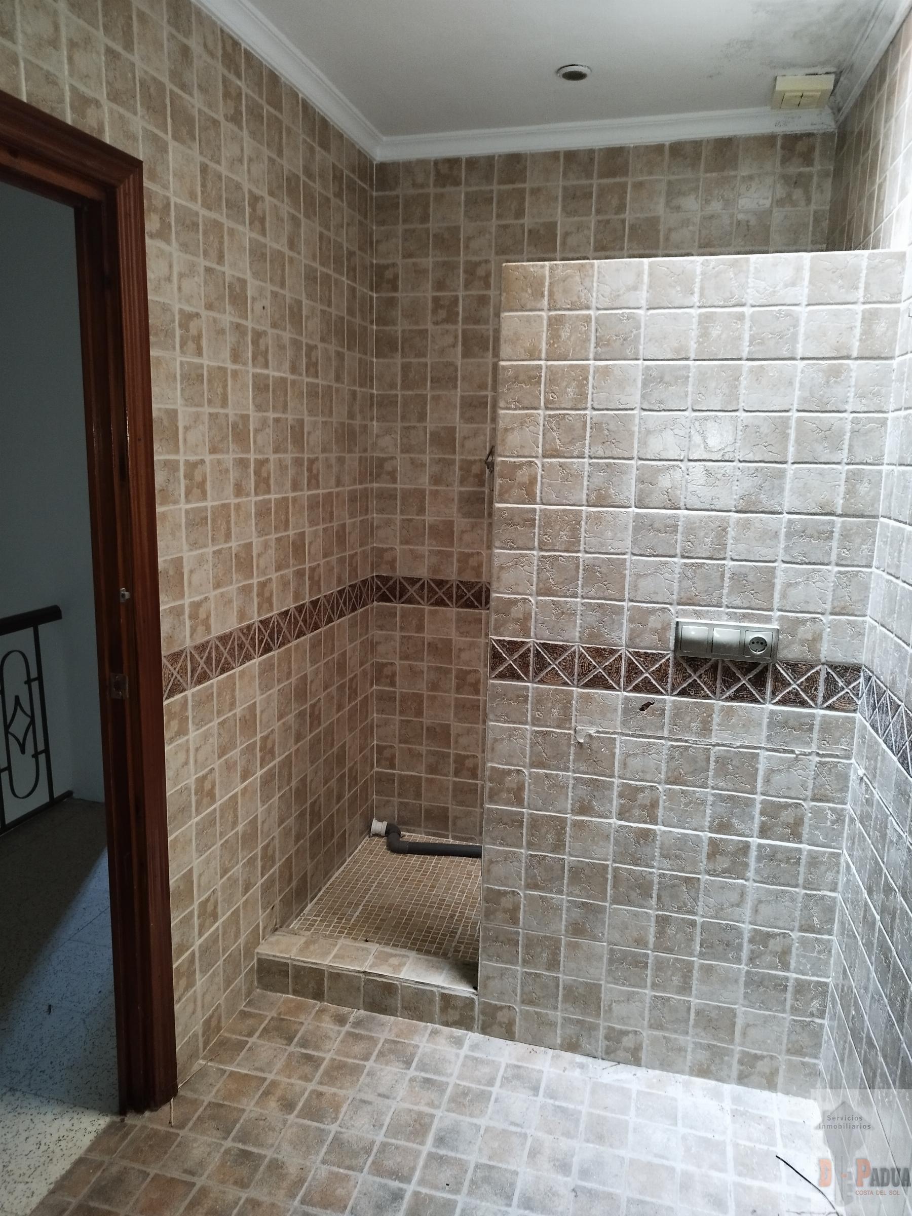 For sale of house in Campillos