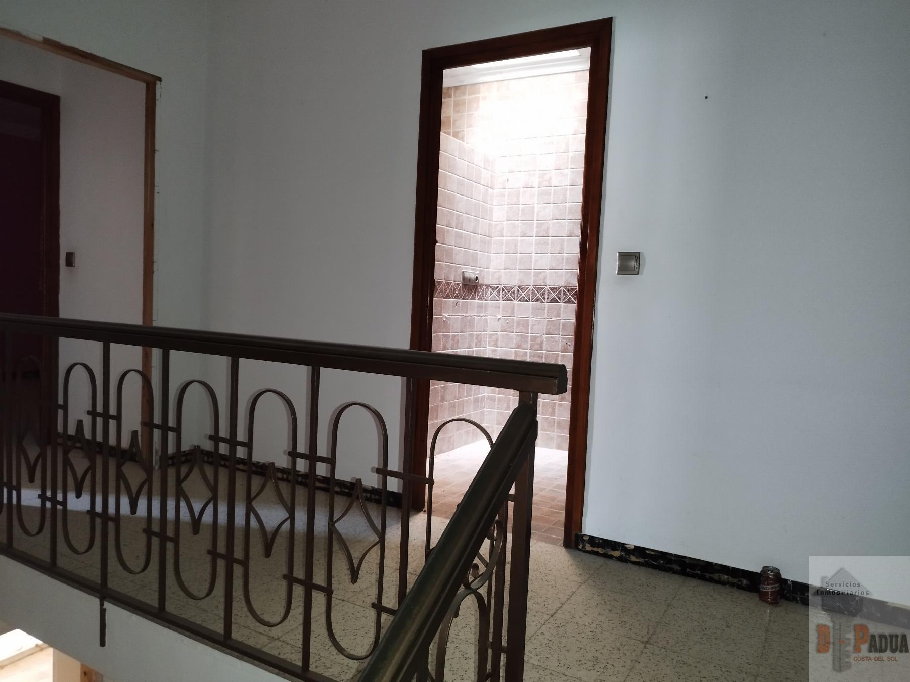 For sale of house in Campillos