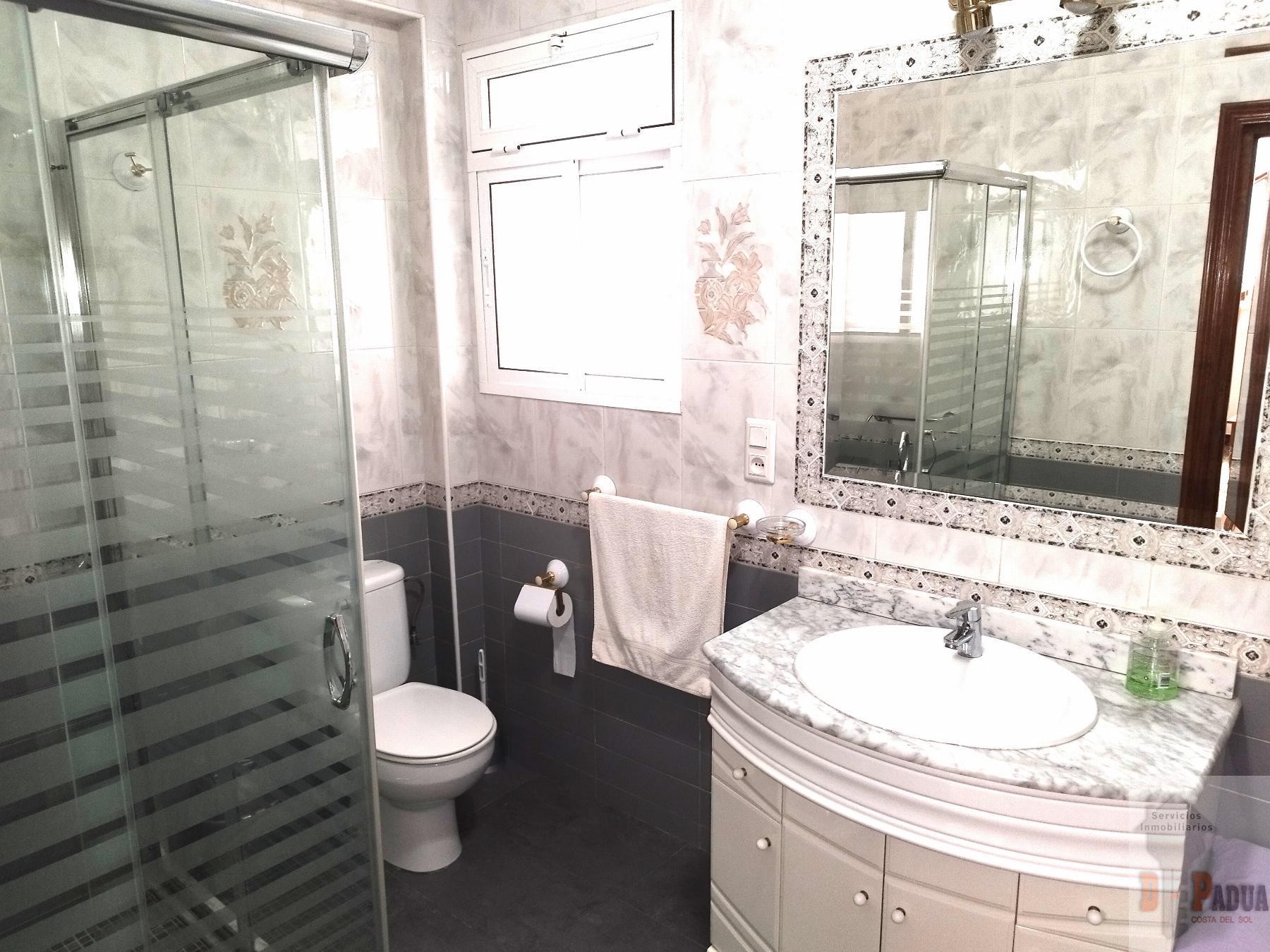 For sale of house in Campillos