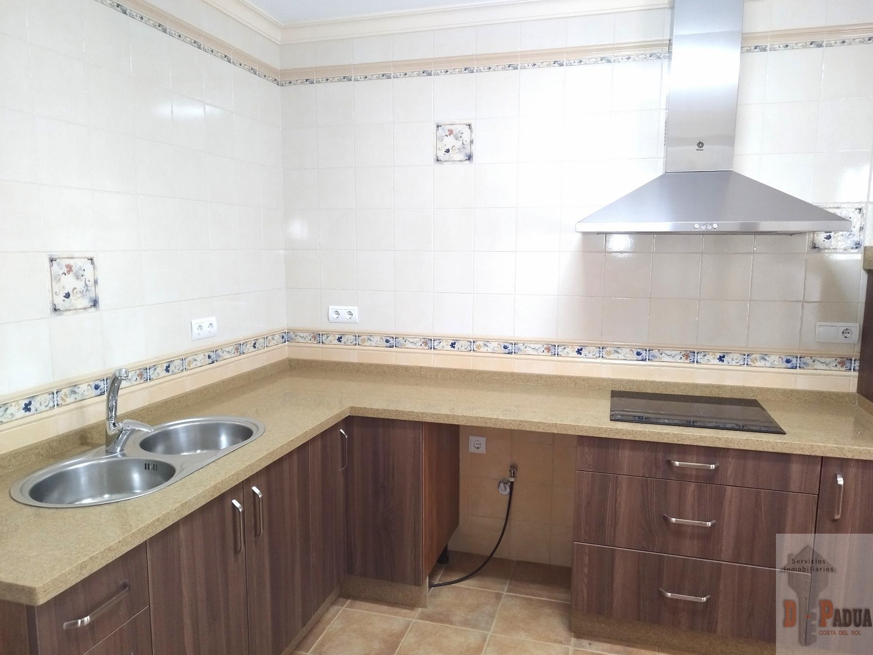 For sale of house in Campillos