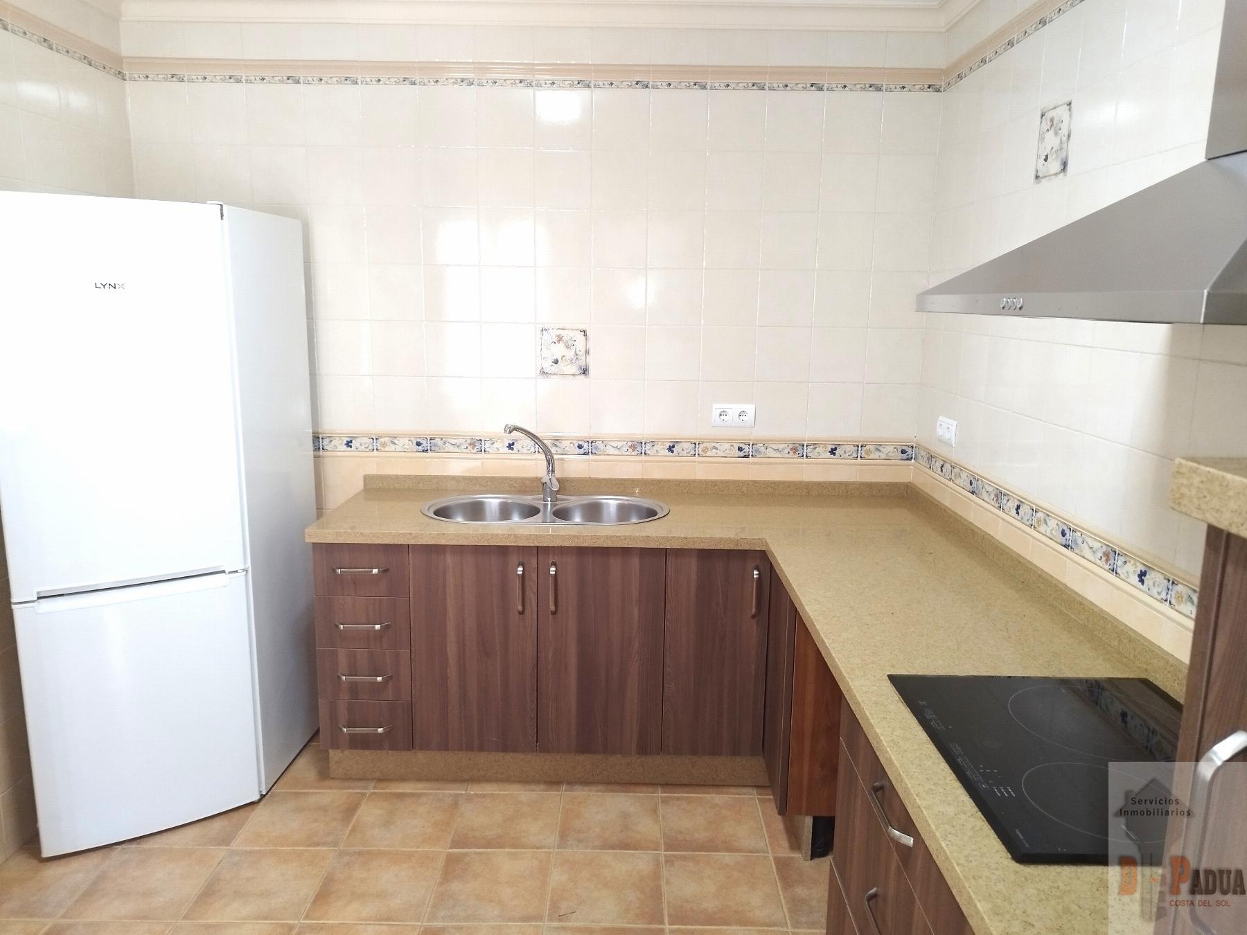 For sale of house in Campillos