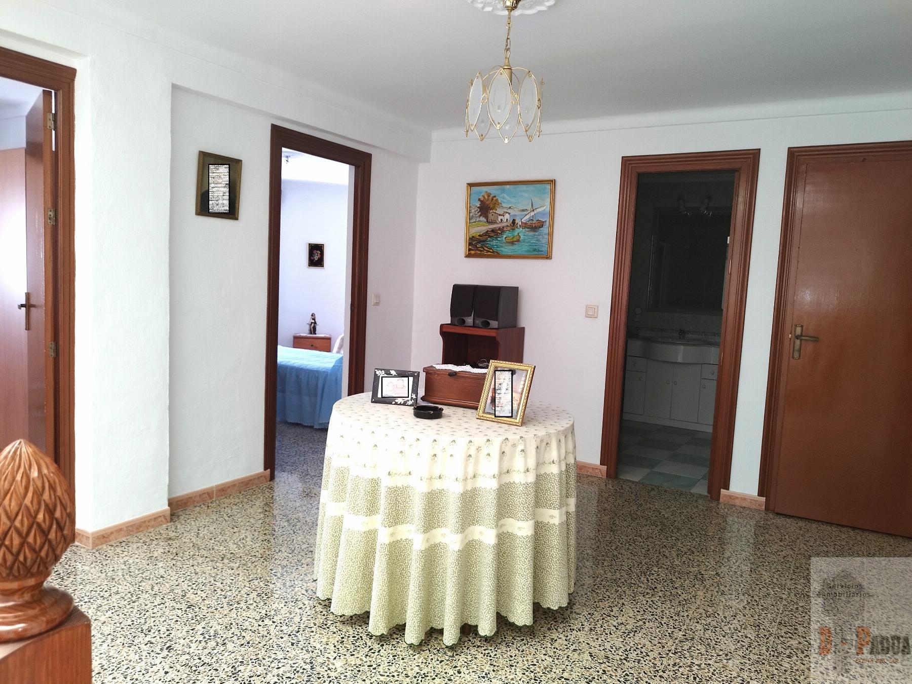 For sale of house in Campillos