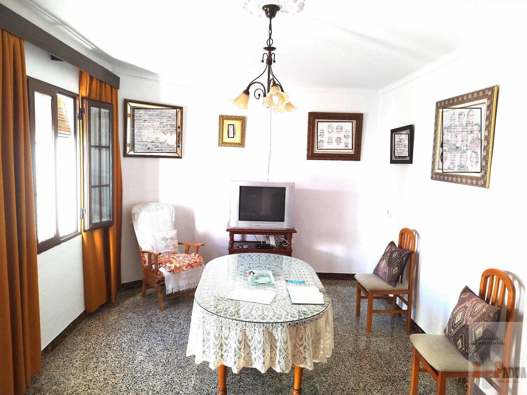 For sale of house in Campillos