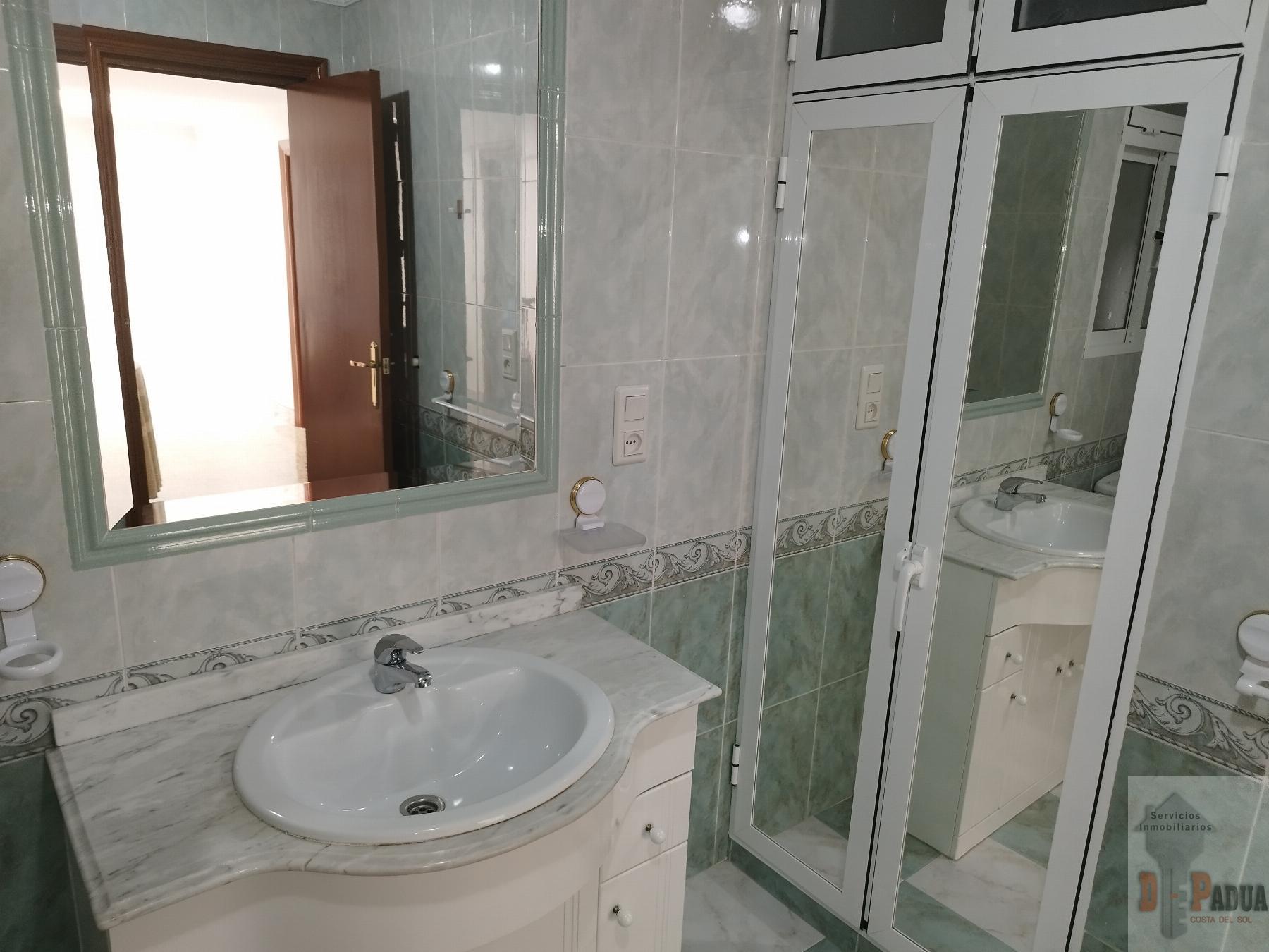 For sale of house in Campillos