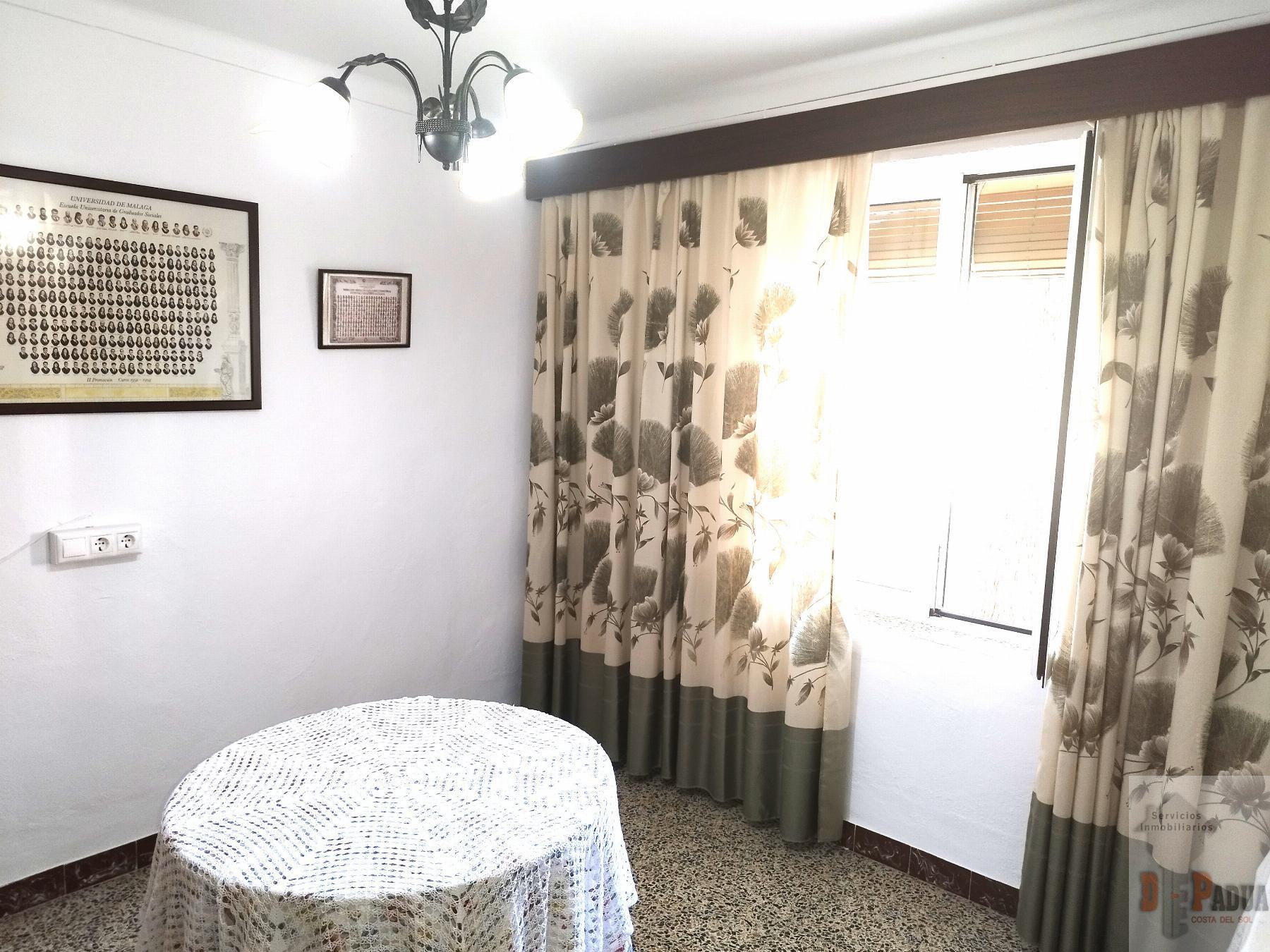 For sale of house in Campillos