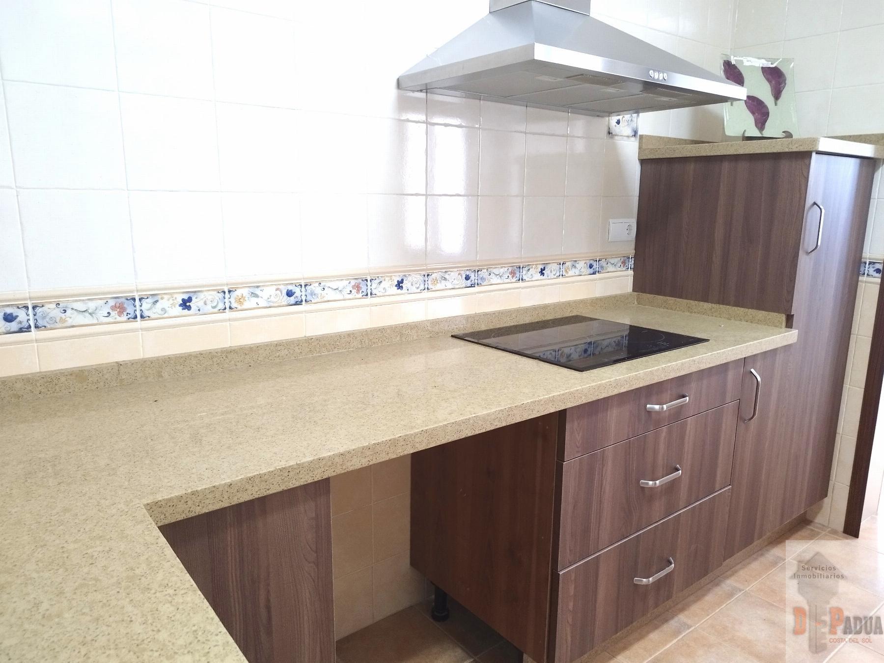 For sale of house in Campillos