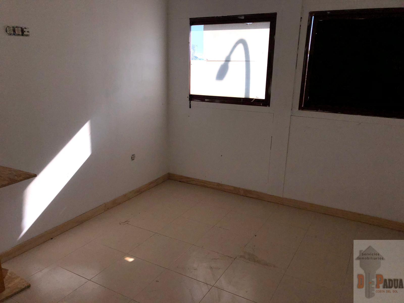 Venta de nave en Campillos