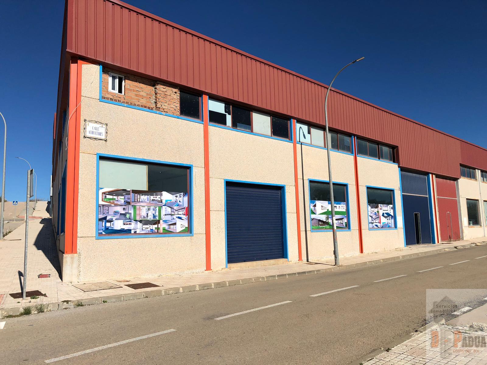 Venta de nave en Campillos