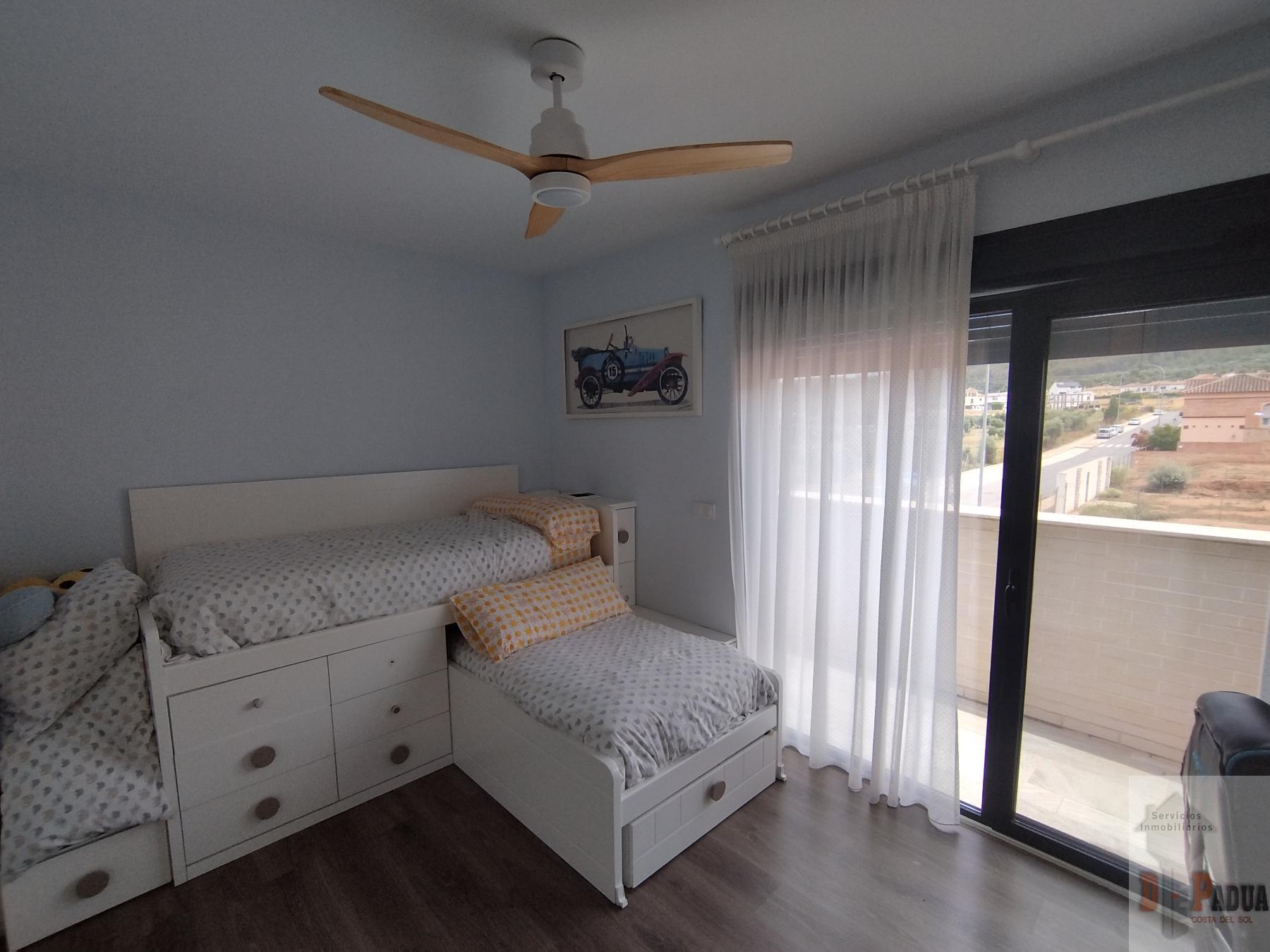 Venta de chalet en Antequera
