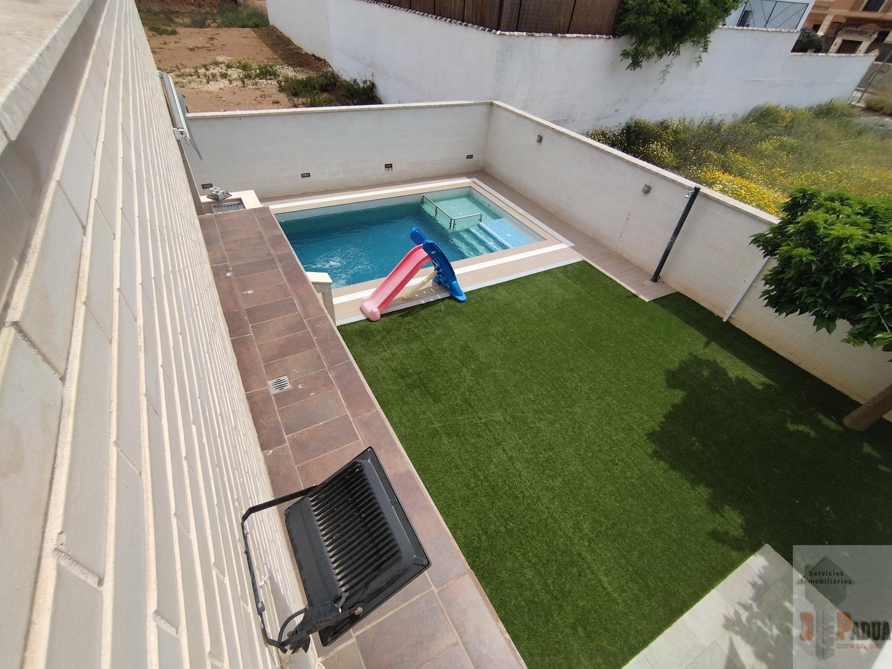 Venta de chalet en Antequera