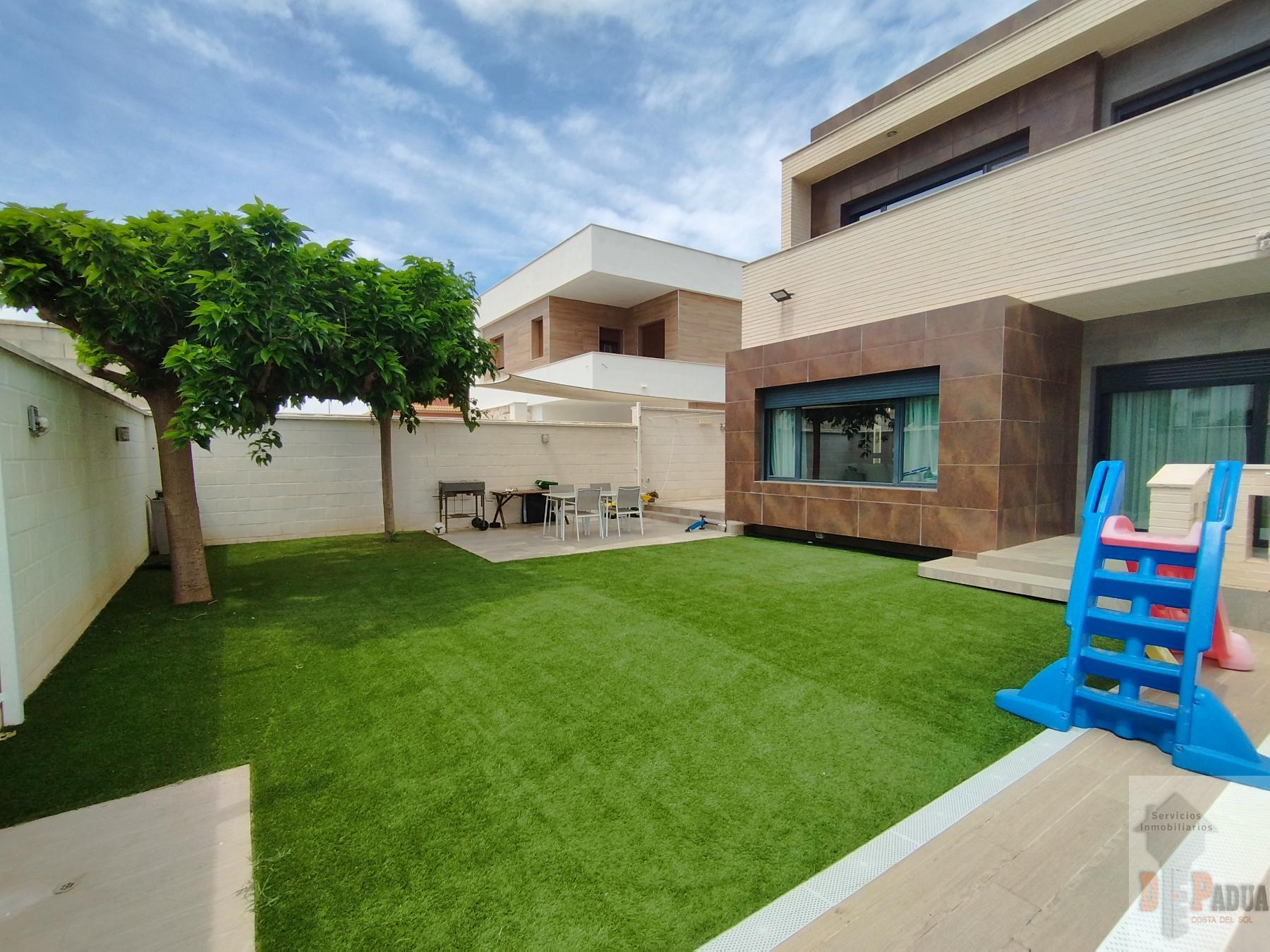 Venta de chalet en Antequera