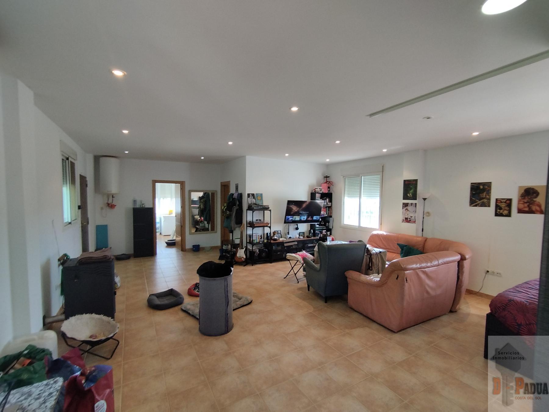 For sale of house in Campillos