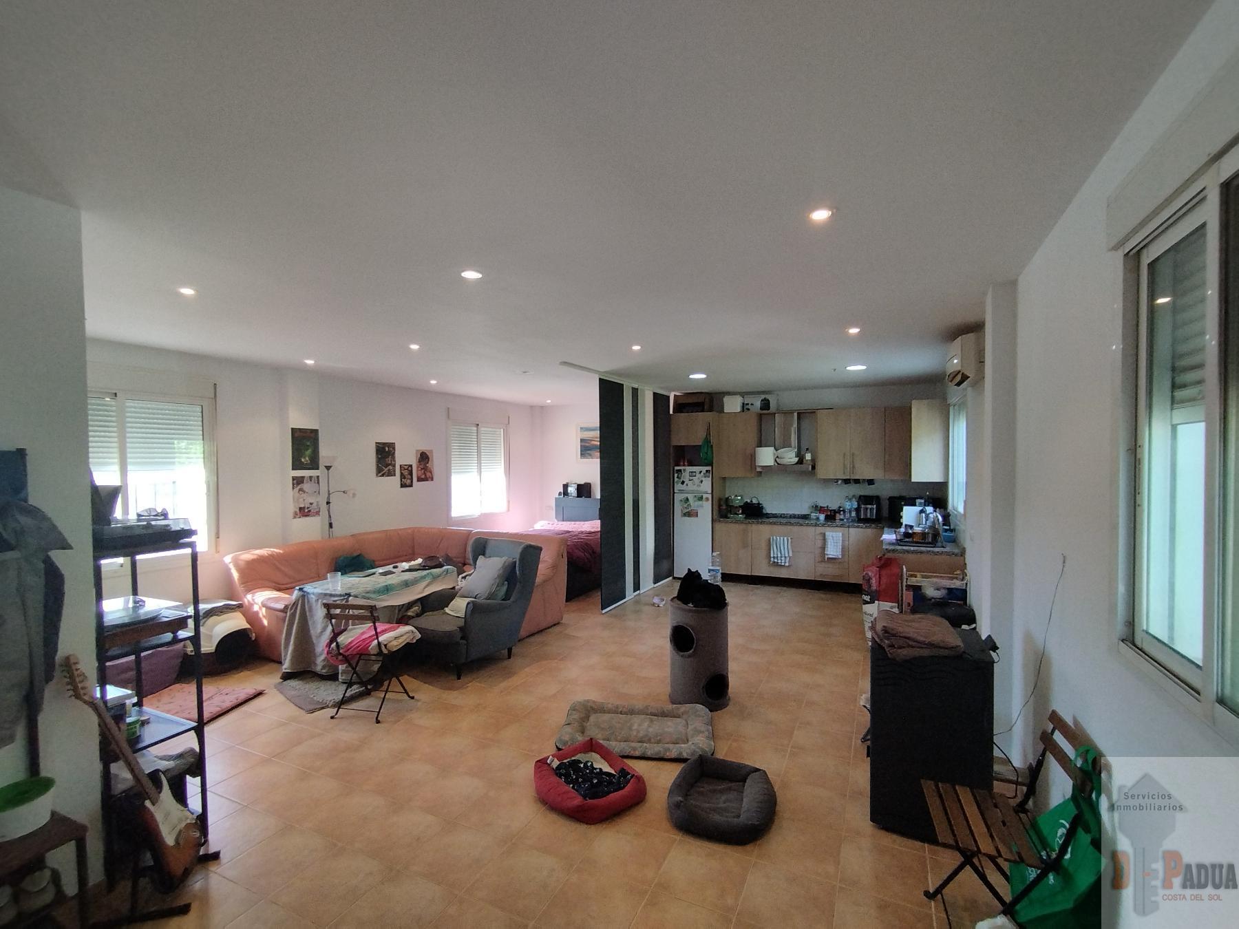 For sale of house in Campillos