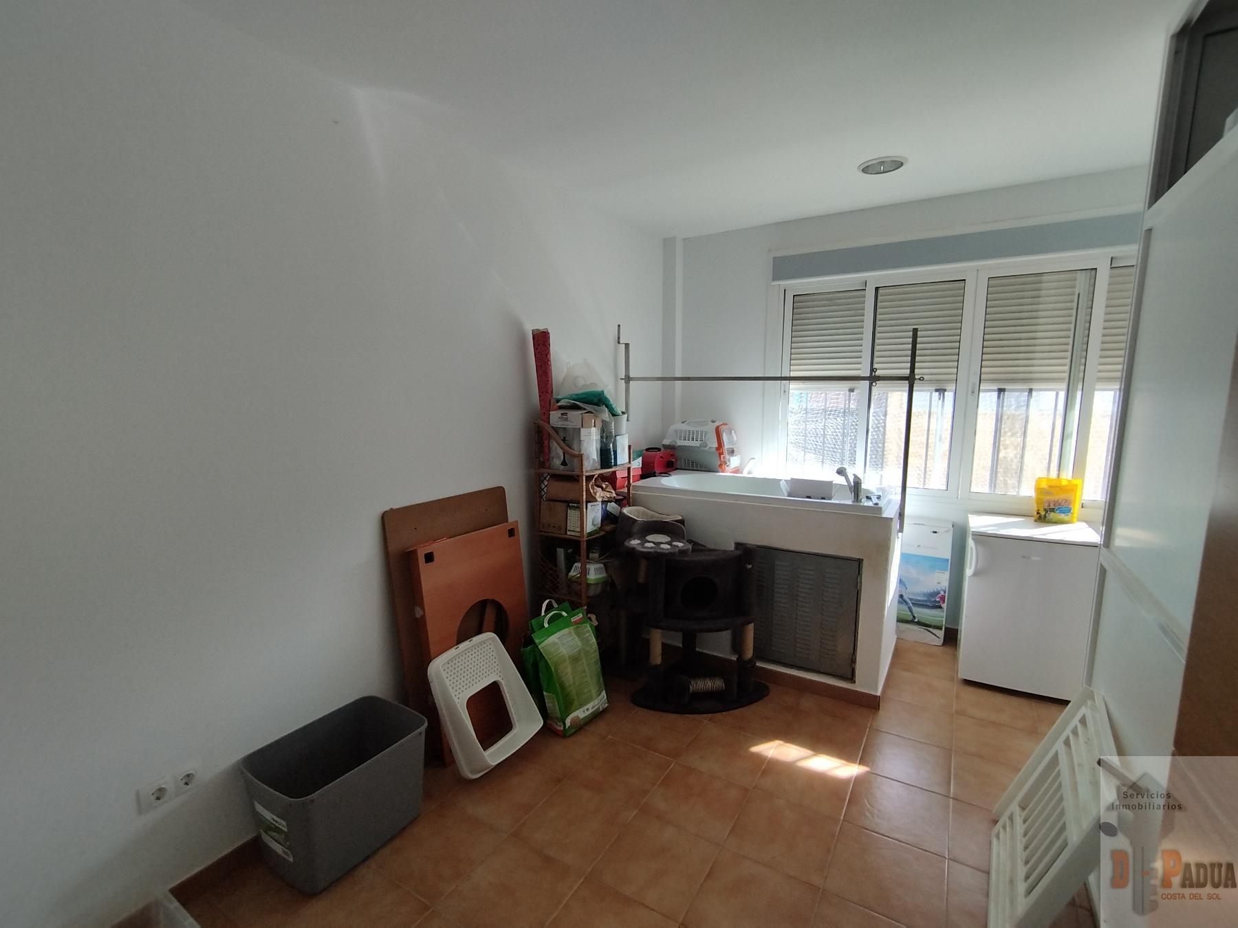 For sale of house in Campillos