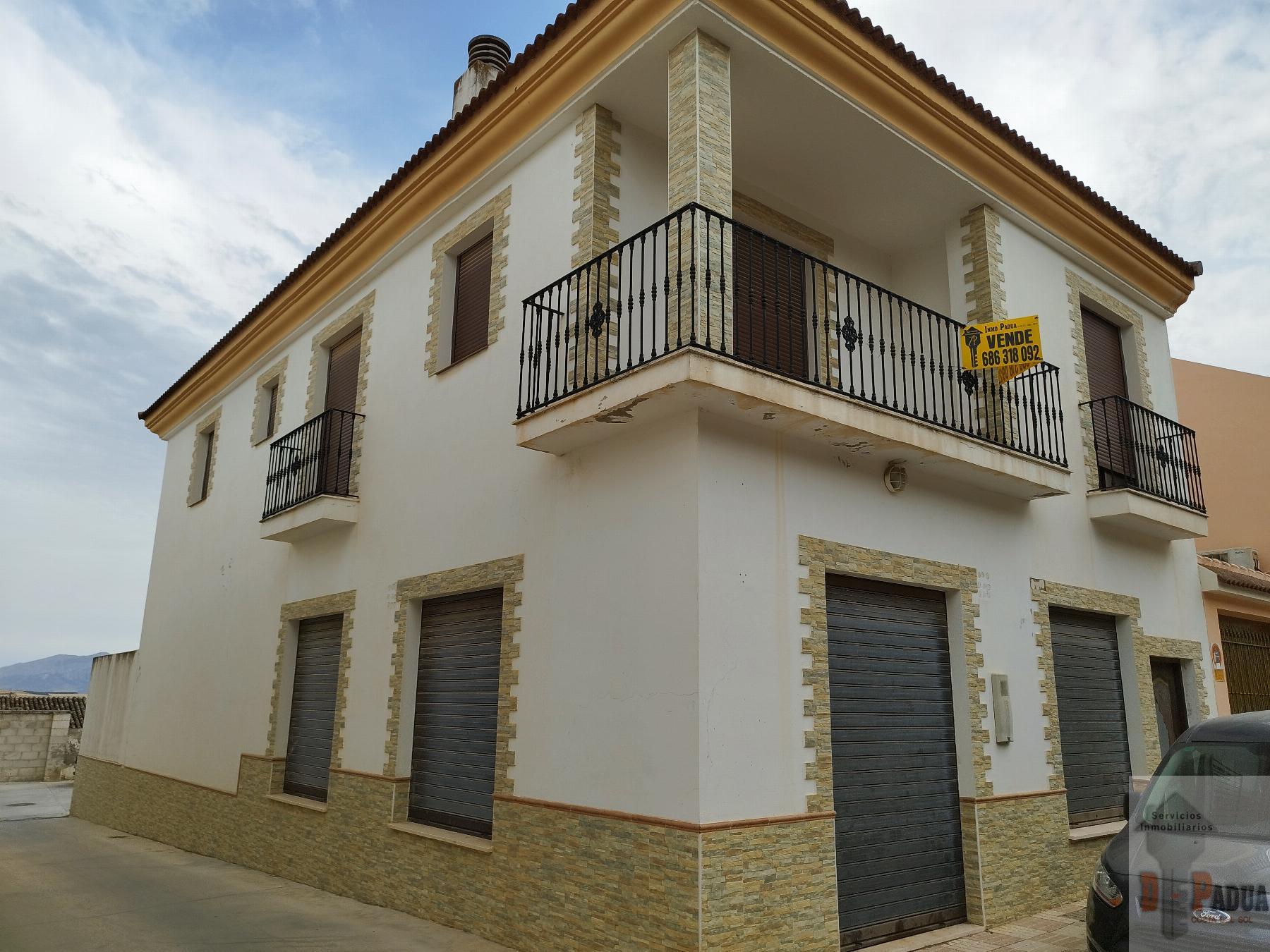 For sale of house in Campillos
