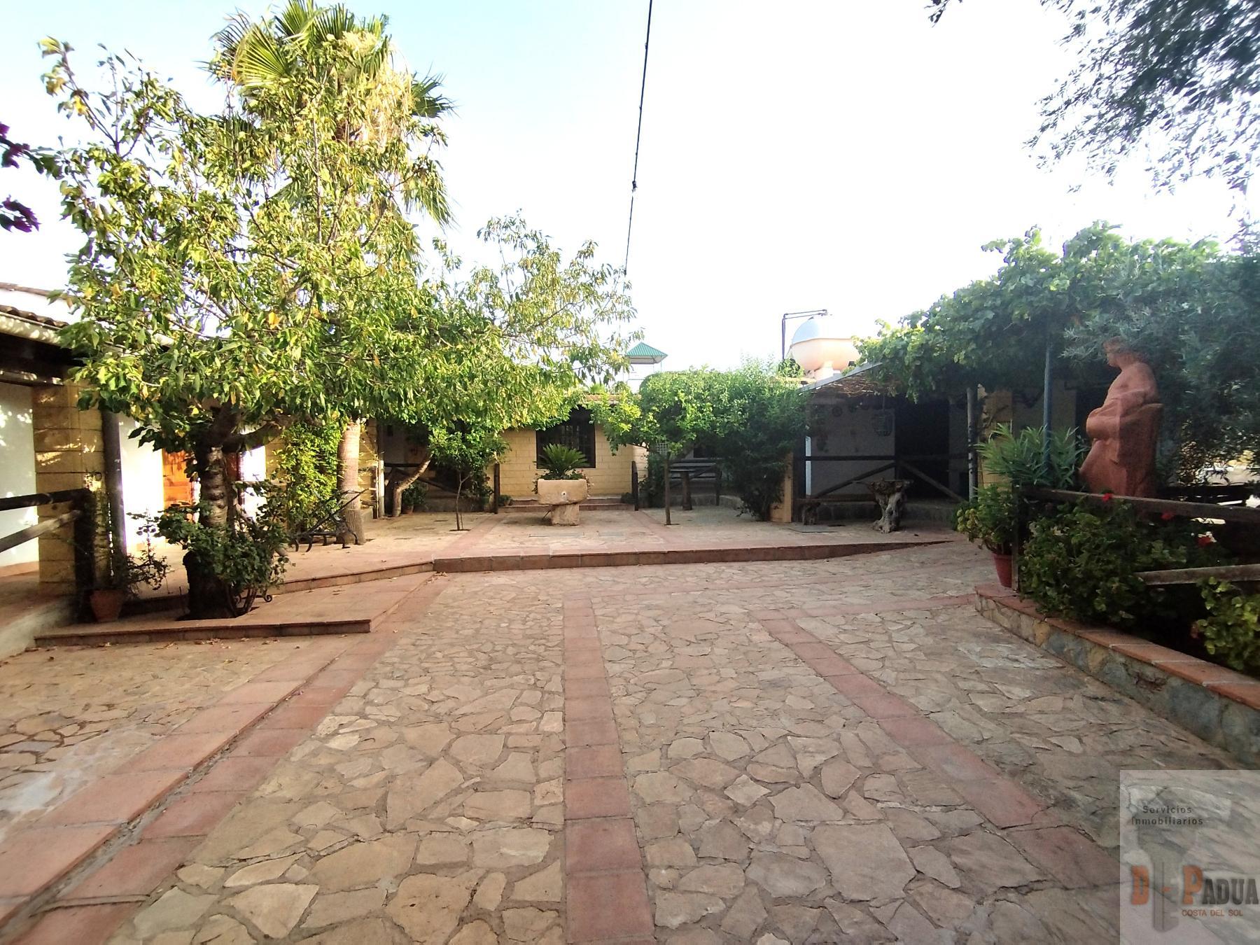 For sale of rural property in Campillos