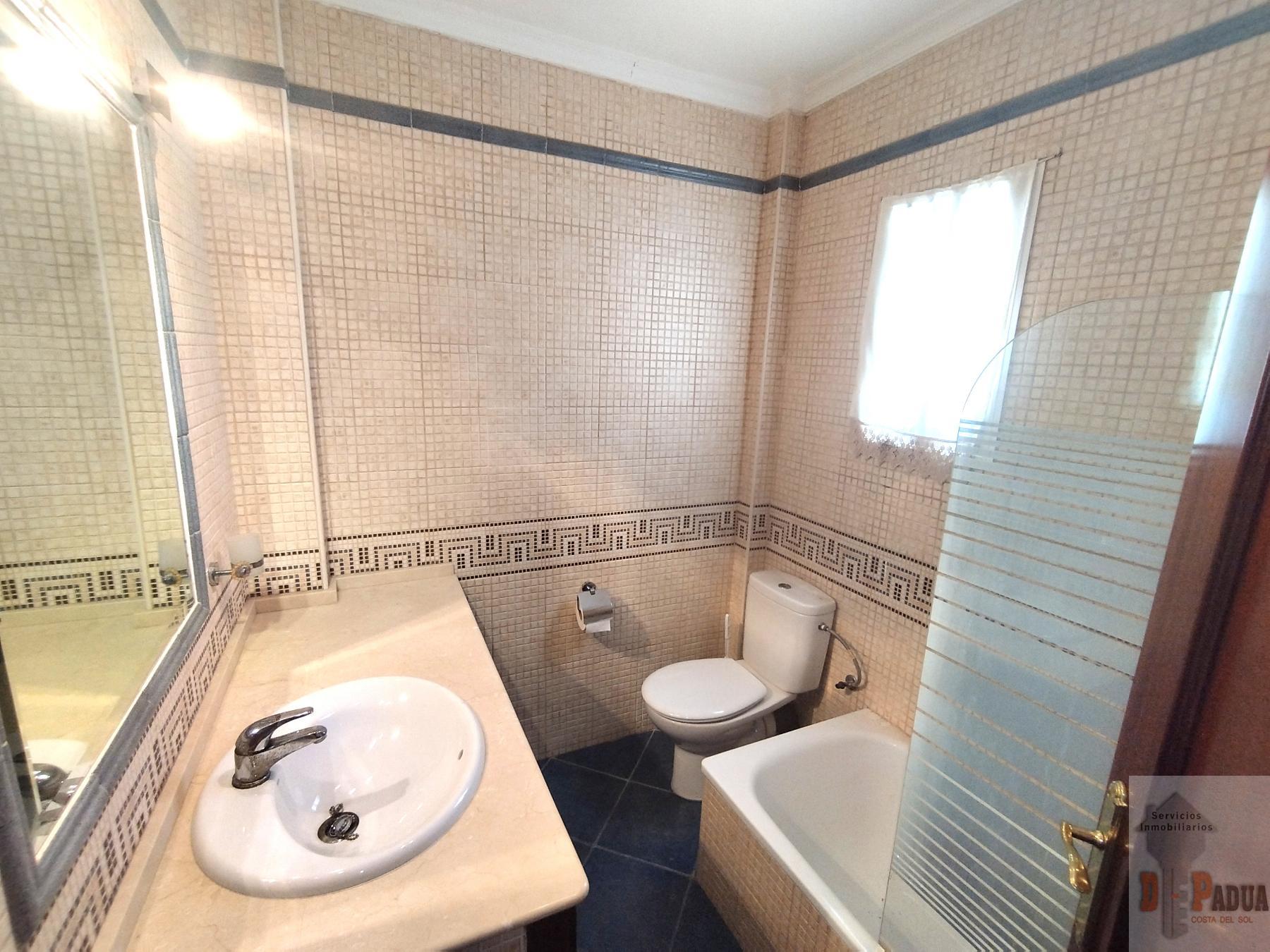 For sale of flat in Campillos