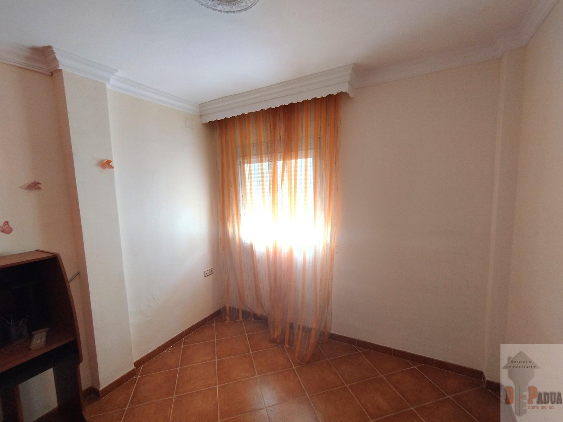 For sale of flat in Campillos