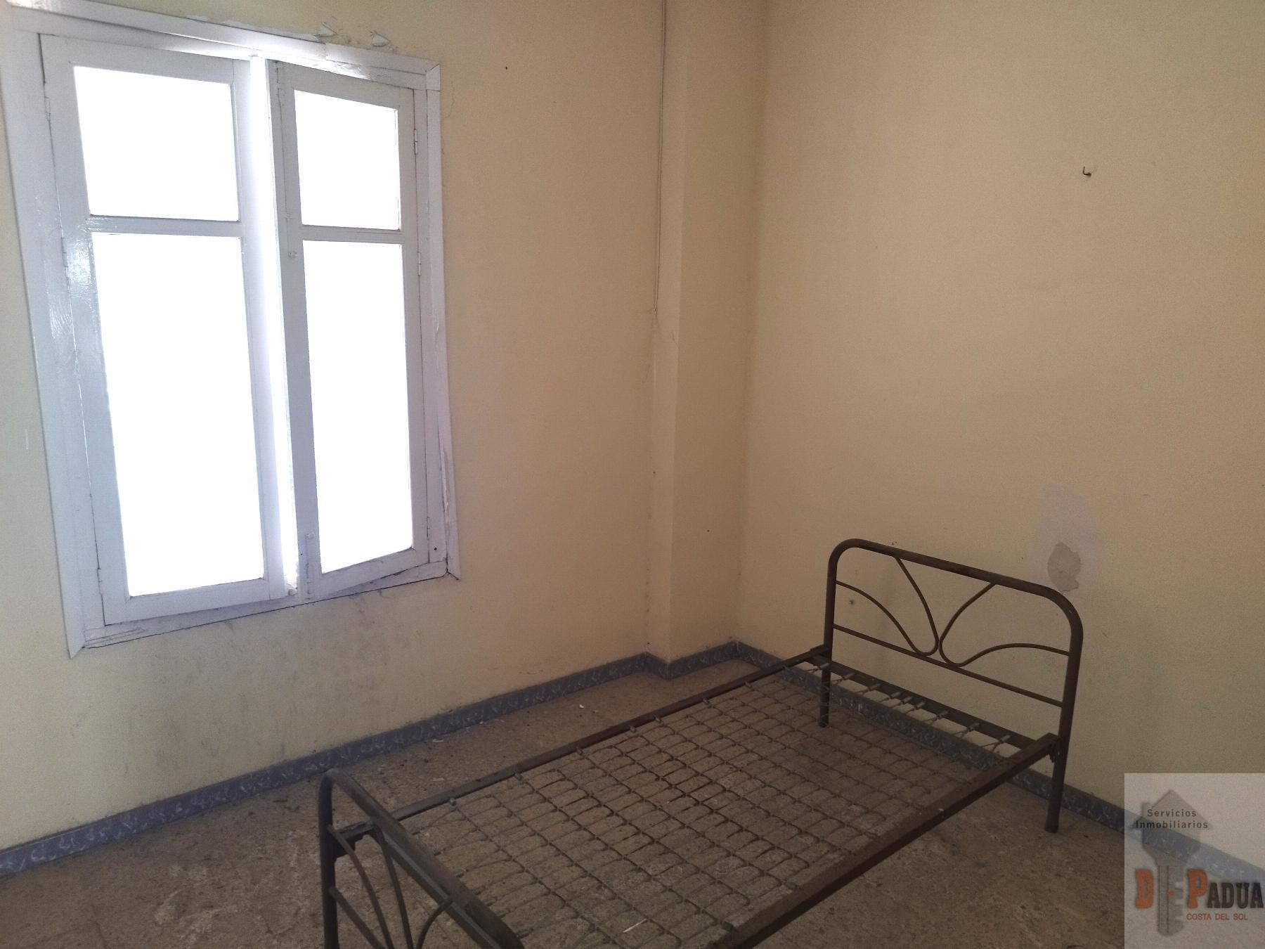 For sale of house in Campillos