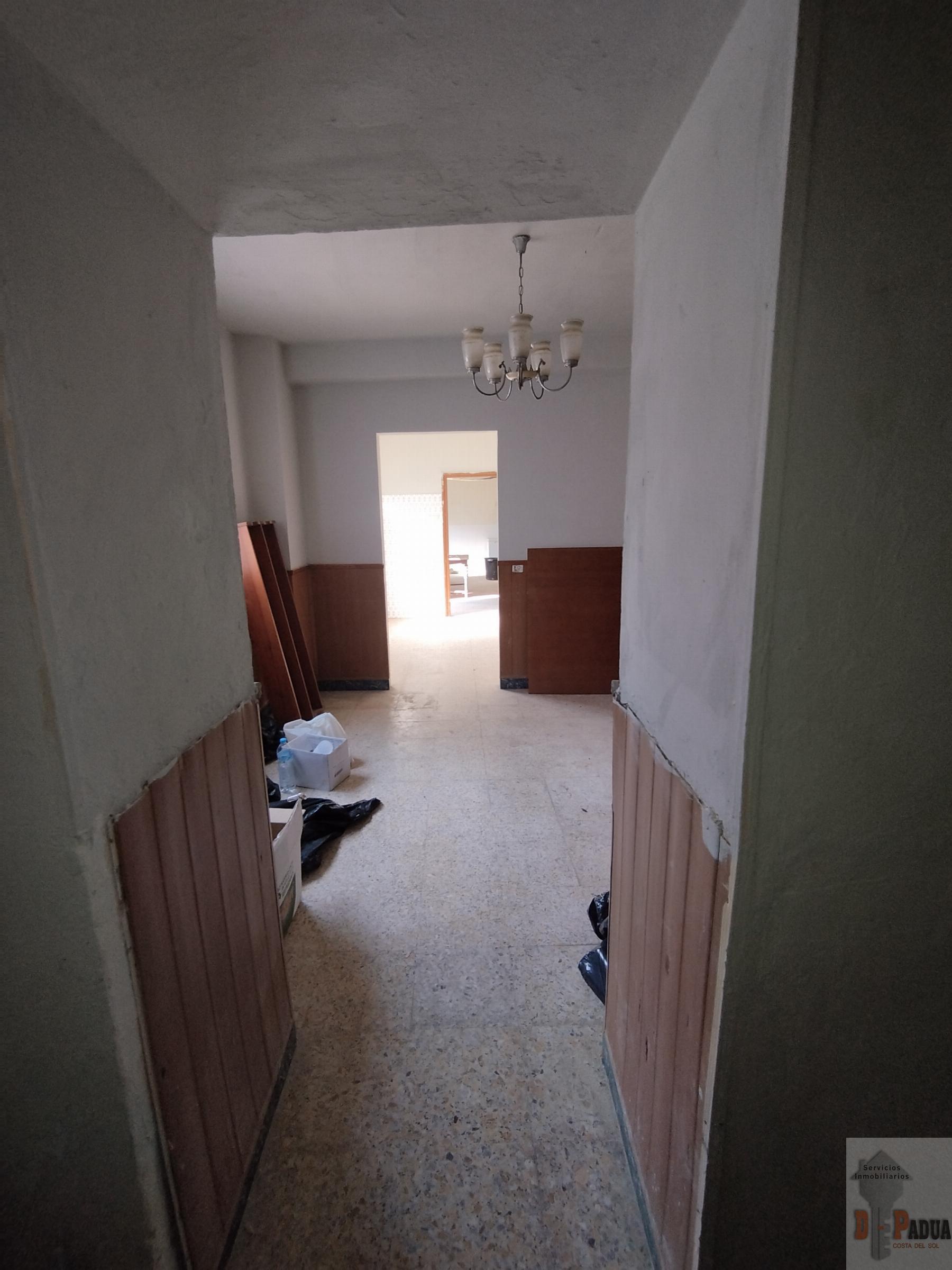For sale of house in Campillos