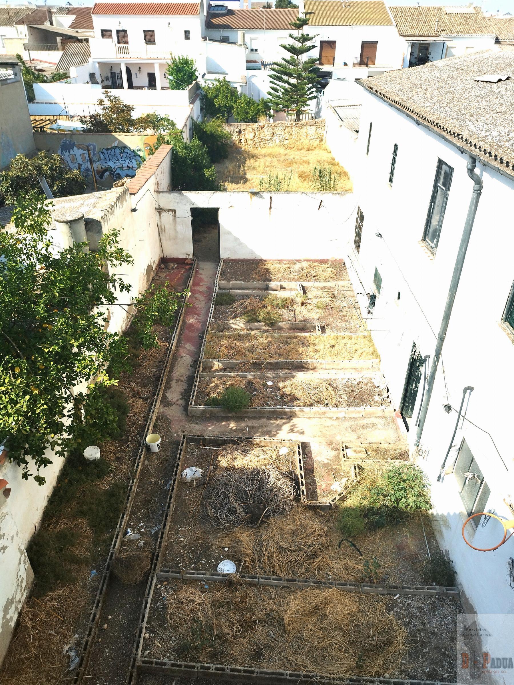 For sale of house in Campillos