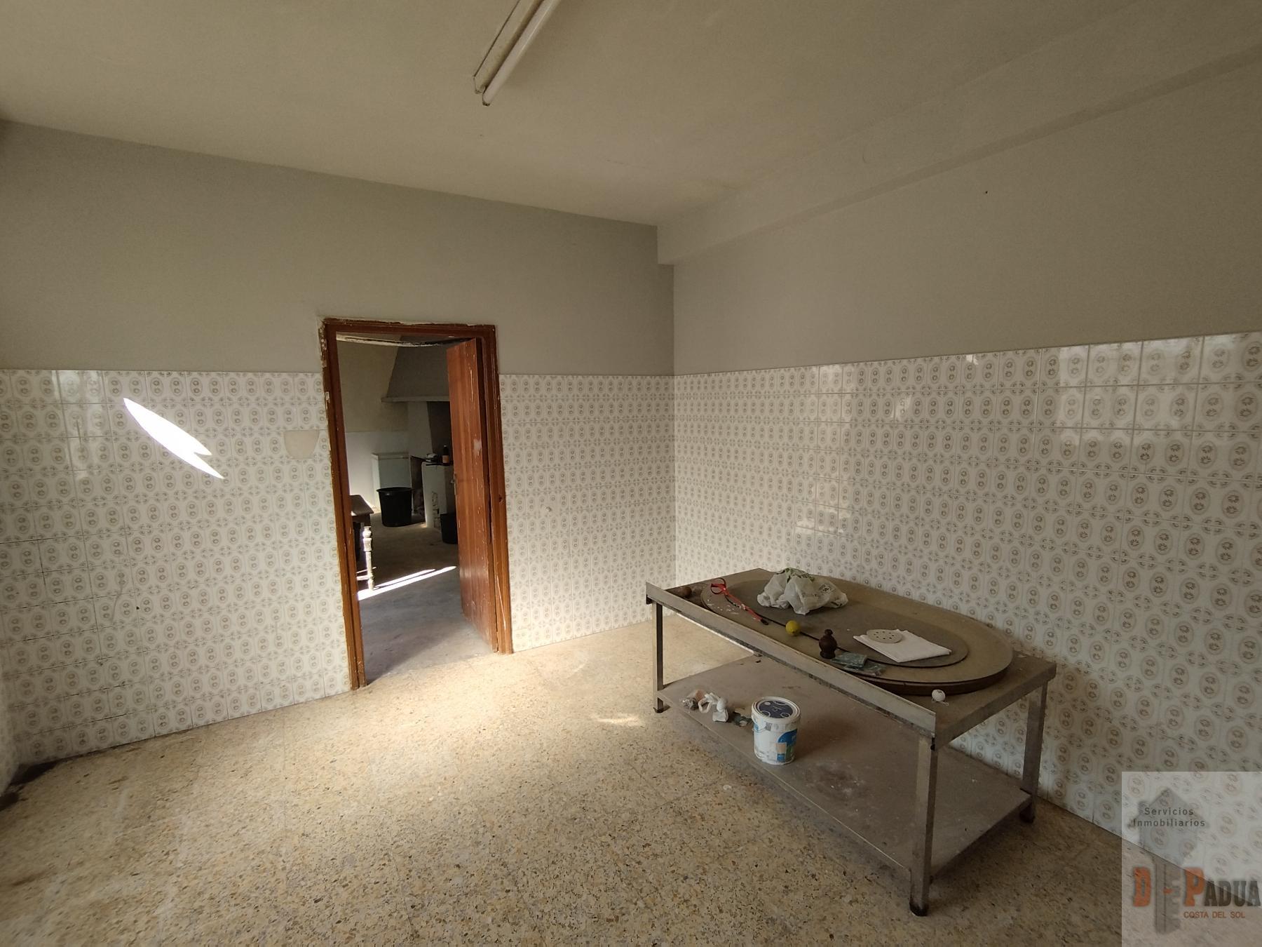 For sale of house in Campillos
