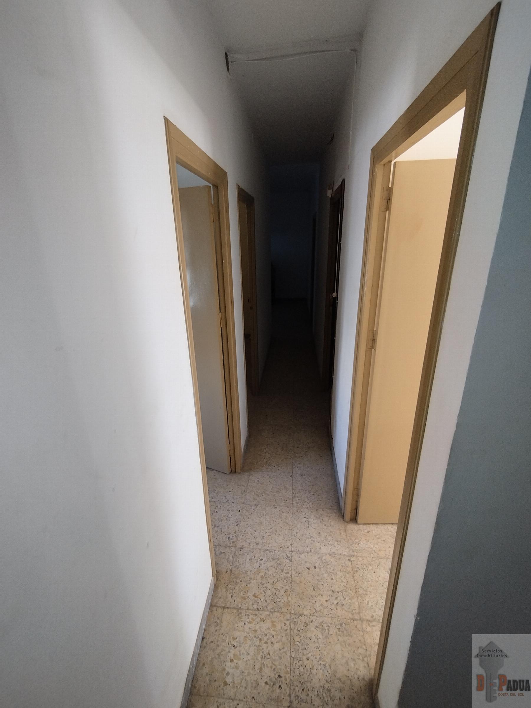For sale of house in Campillos