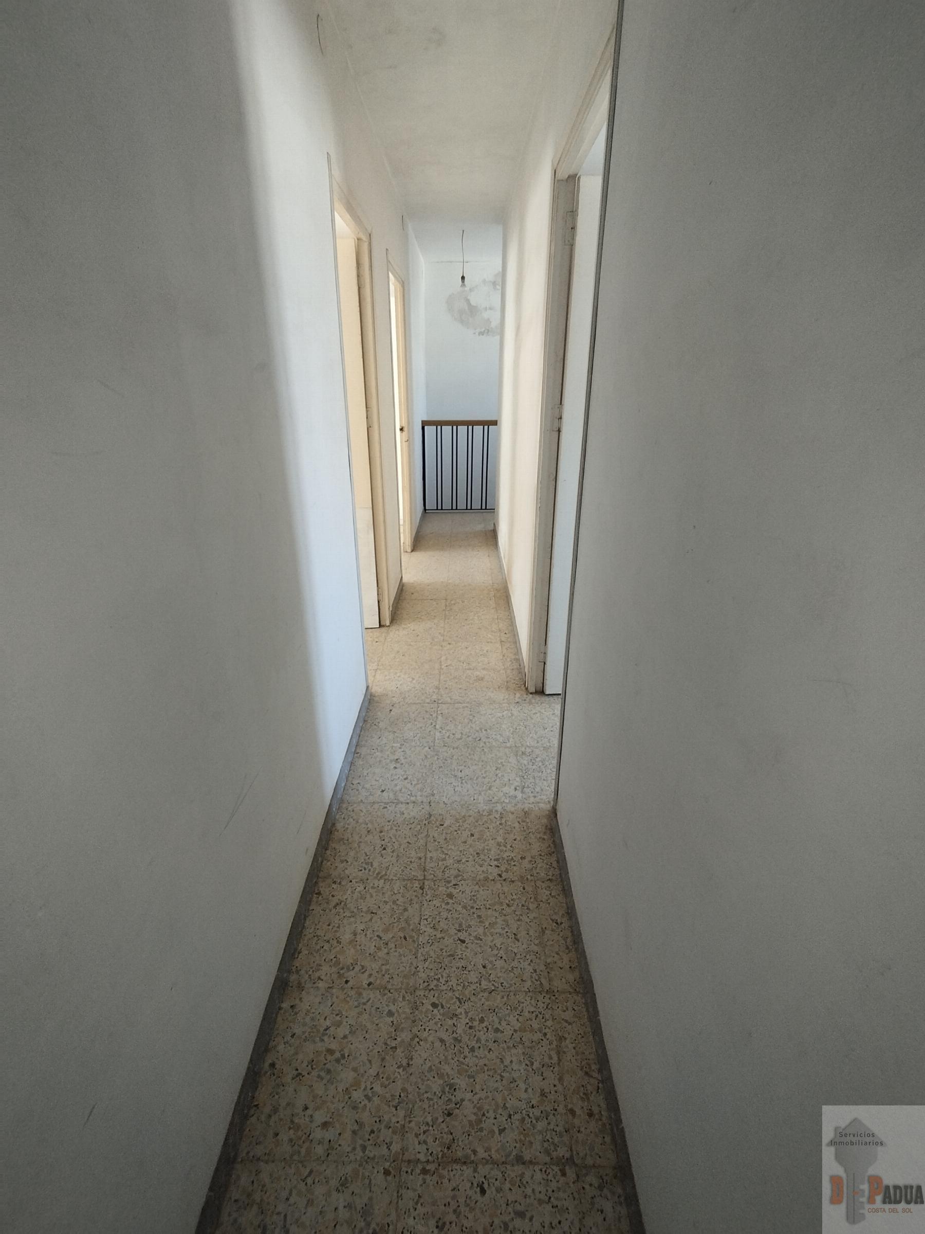 For sale of house in Campillos