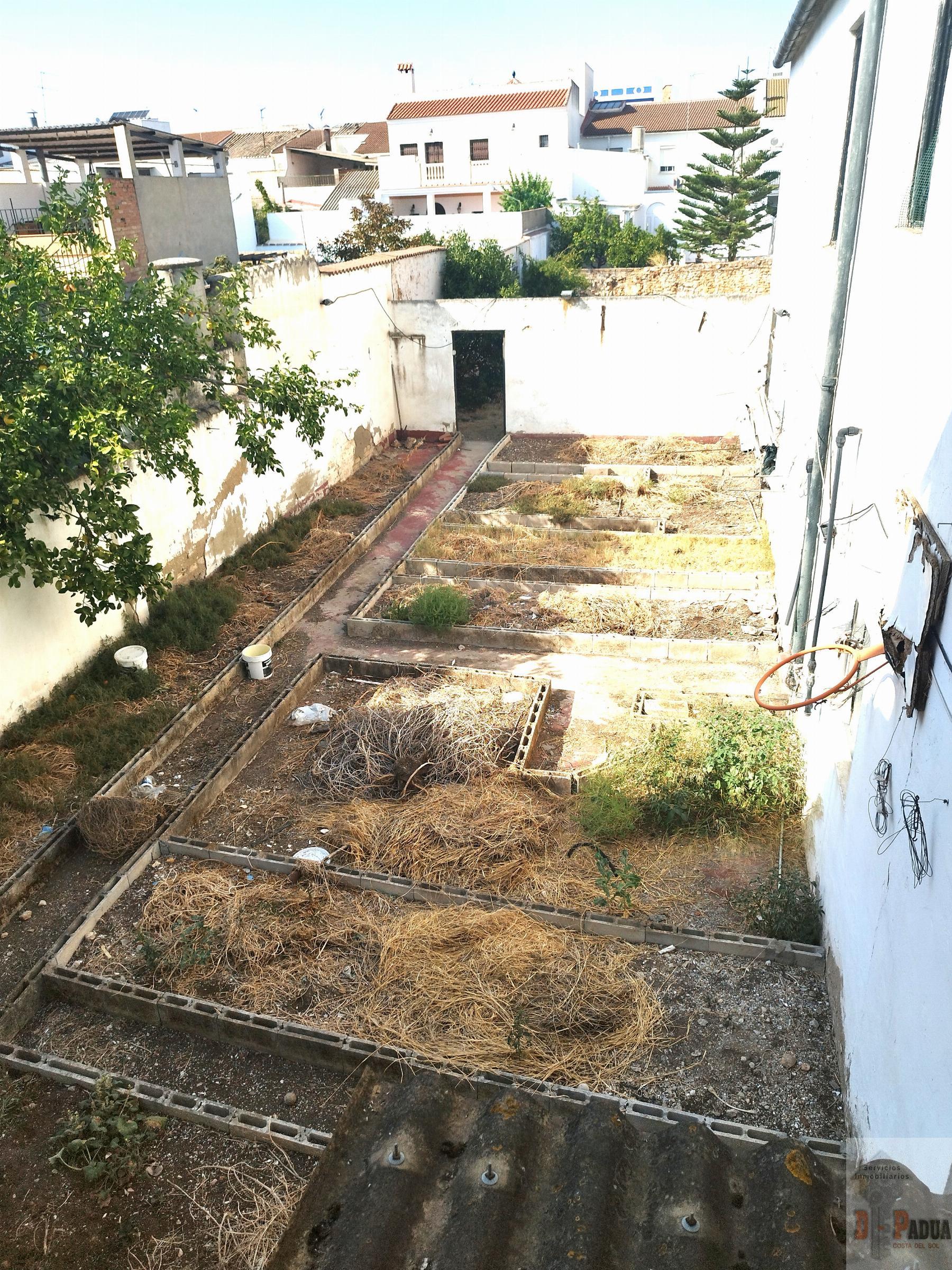 For sale of house in Campillos